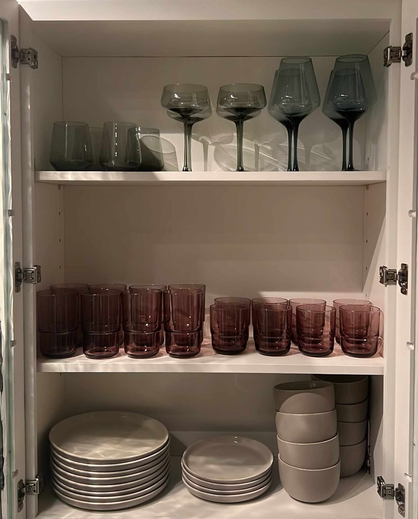 As I make a huge change in my life this year, figured my dinnerware needed an #upgrade too! New wine glasses, drinkware & dishes… cutlery to come 😉


#LTKsalealert #LTKstyletip #LTKhome