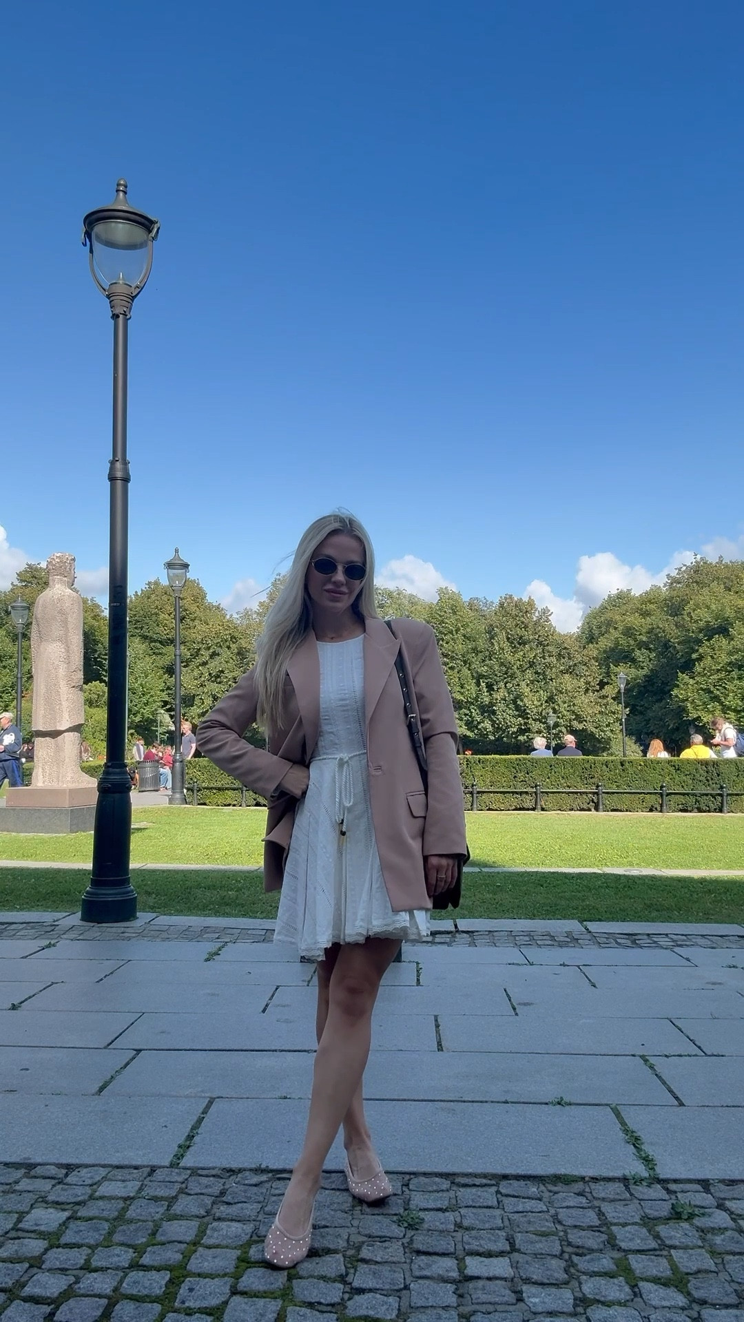 Oslo Fit 🤍🤎

#flowydress #miniwhitedress #beigeblazer #oversizedblazer #balletflats 

#LTKFindsUnder100 #LTKStyleTip #LTKSeasonal