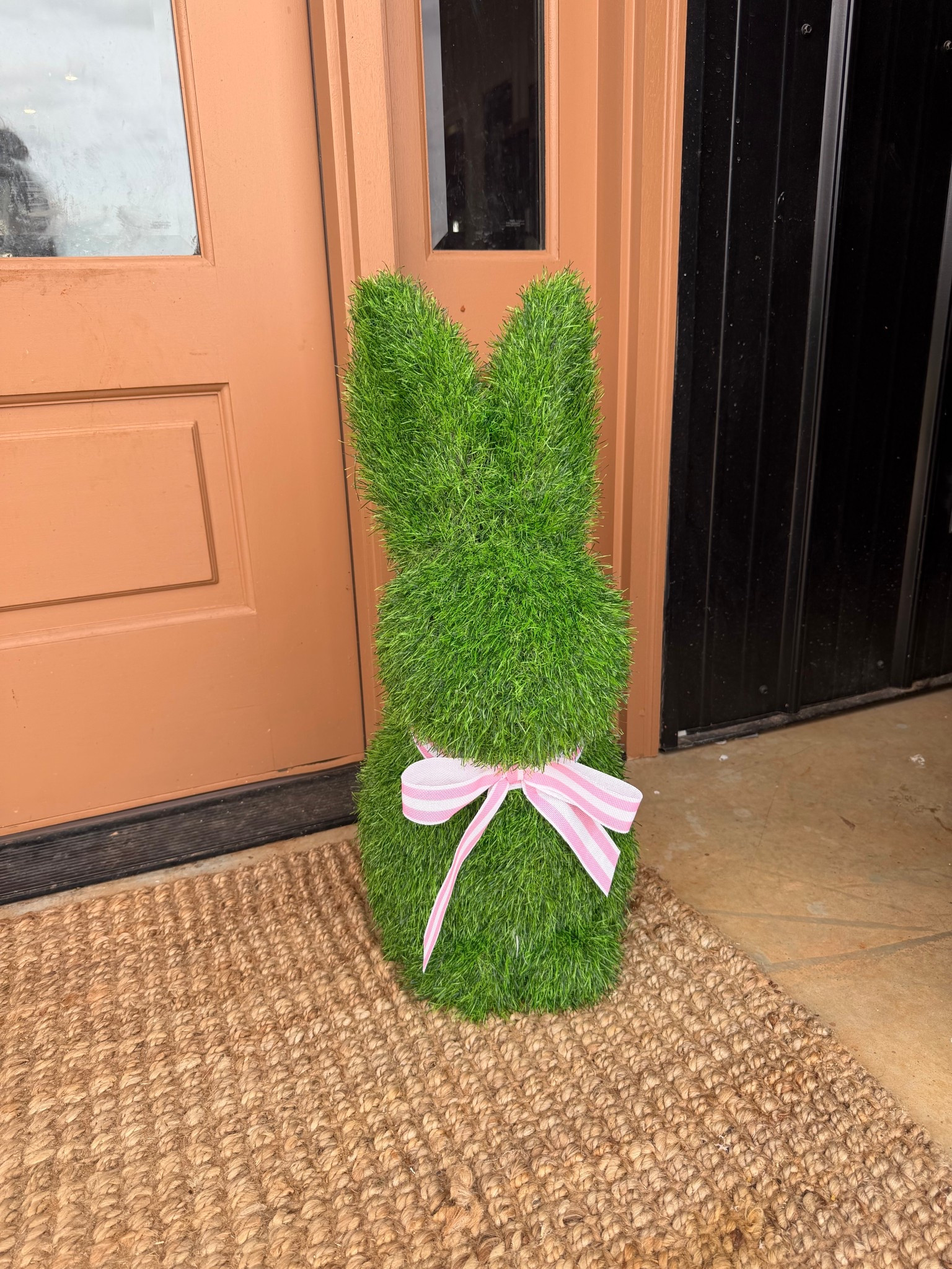 I’m OBSESSED with this bunny! Under $20 and so cute. Now I need another! 

#springdecor #spring #frontporch #porchdecor #outdoordecor #patio #easter #easterdecor #homedecor 