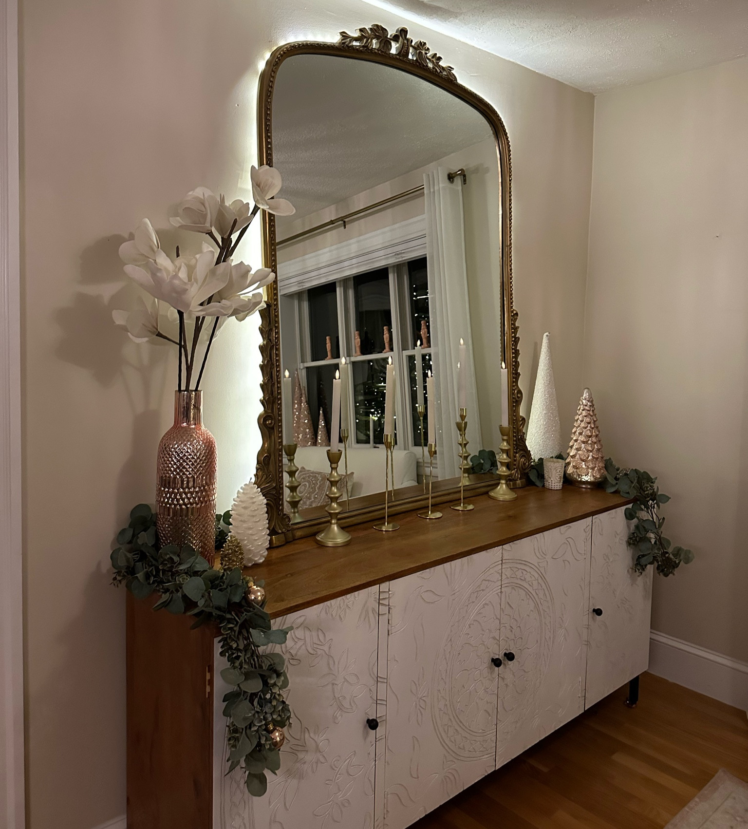 Mirror uplighting was a game changer! ✨

#LTKSeasonal