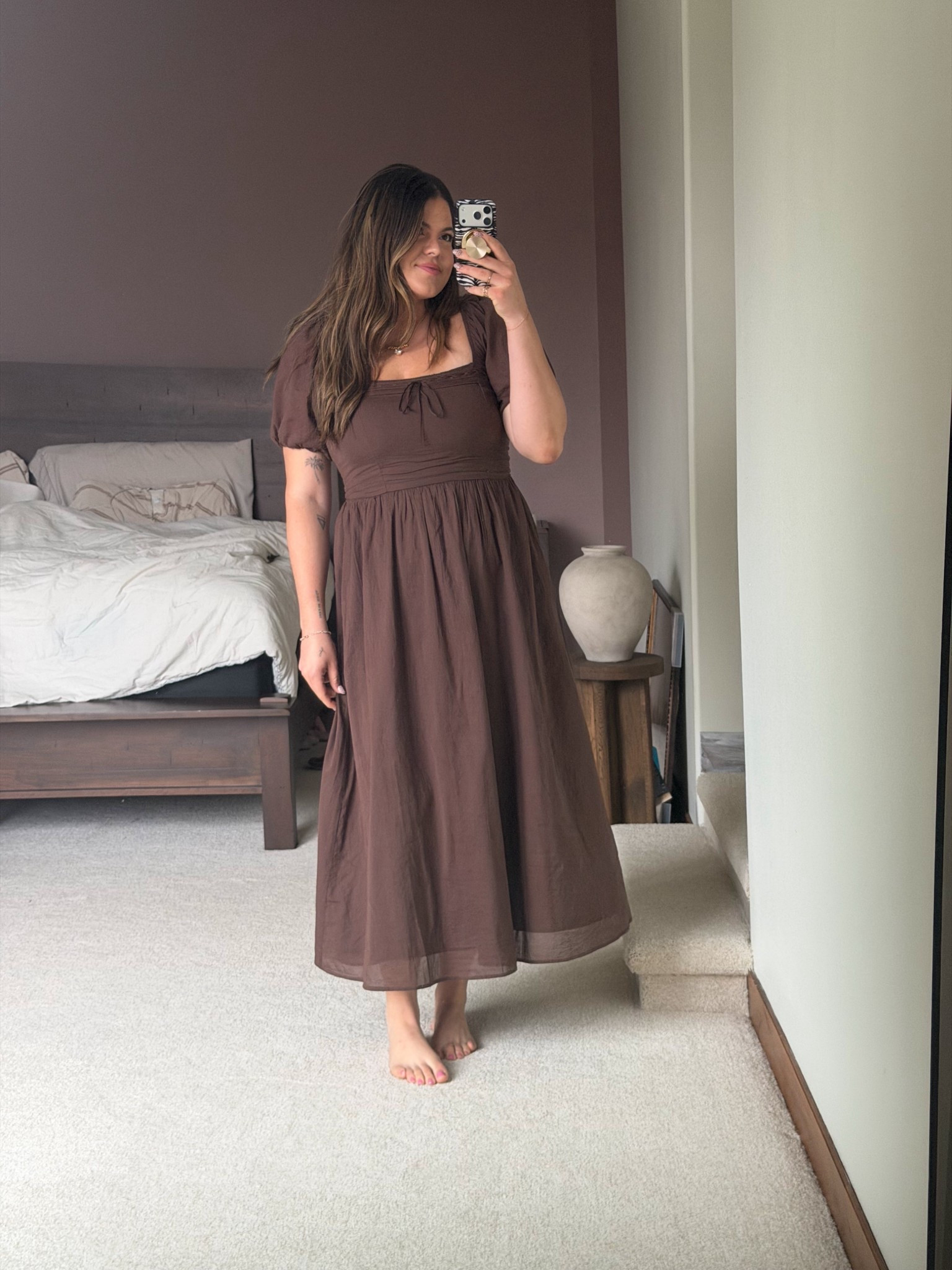 What I wore in our family photos today! Absolutely obsessed with the fit of this dress it looks so good on our body type and I felt so confident especially postpartum! ￼

Spring grass, Abercrombie midi dress, wedding guest dress

