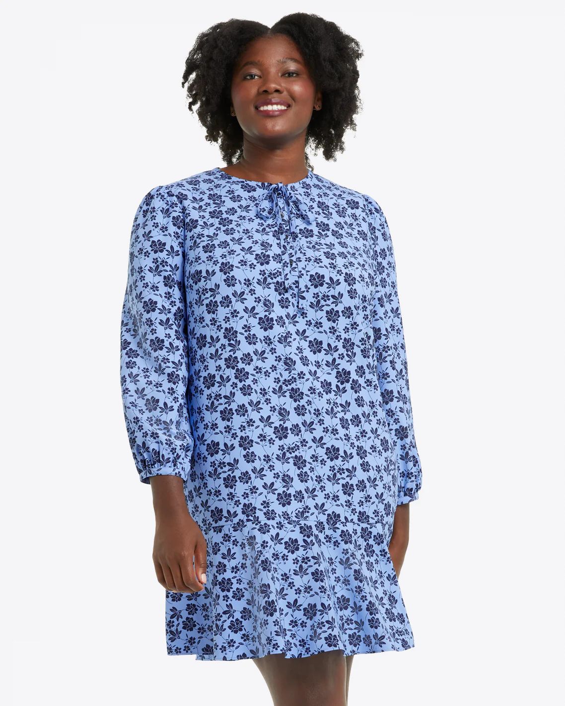 Rosanne Shift Dress in Bluebell Magnolia | Draper James (US)