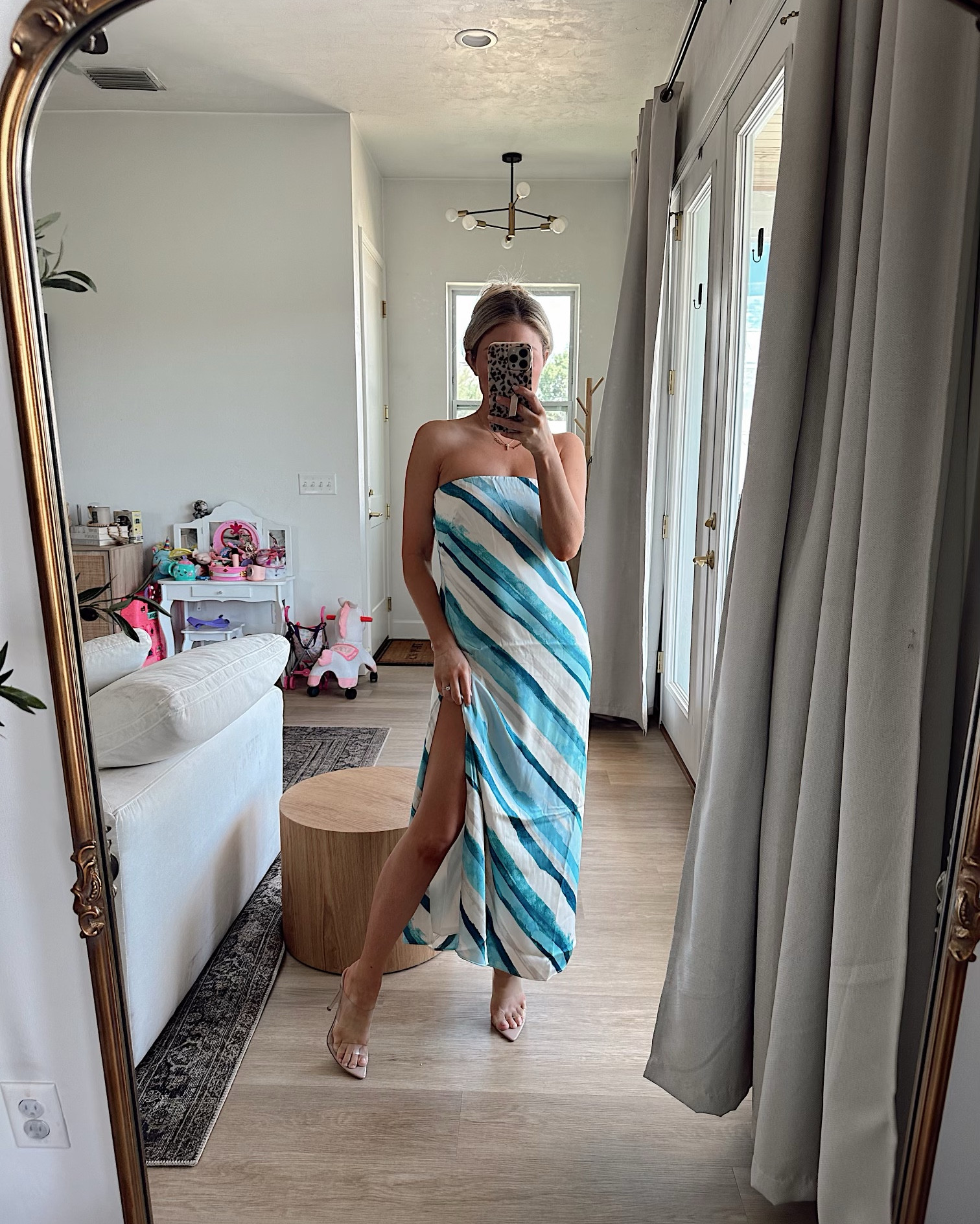 30% off dresses sitewide to Abercrombie with 15% off almost everything else! You can also use code dressesaf for an extra 15% off! 

#LTKSaleAlert #LTKFindsUnder100 #LTKStyleTip