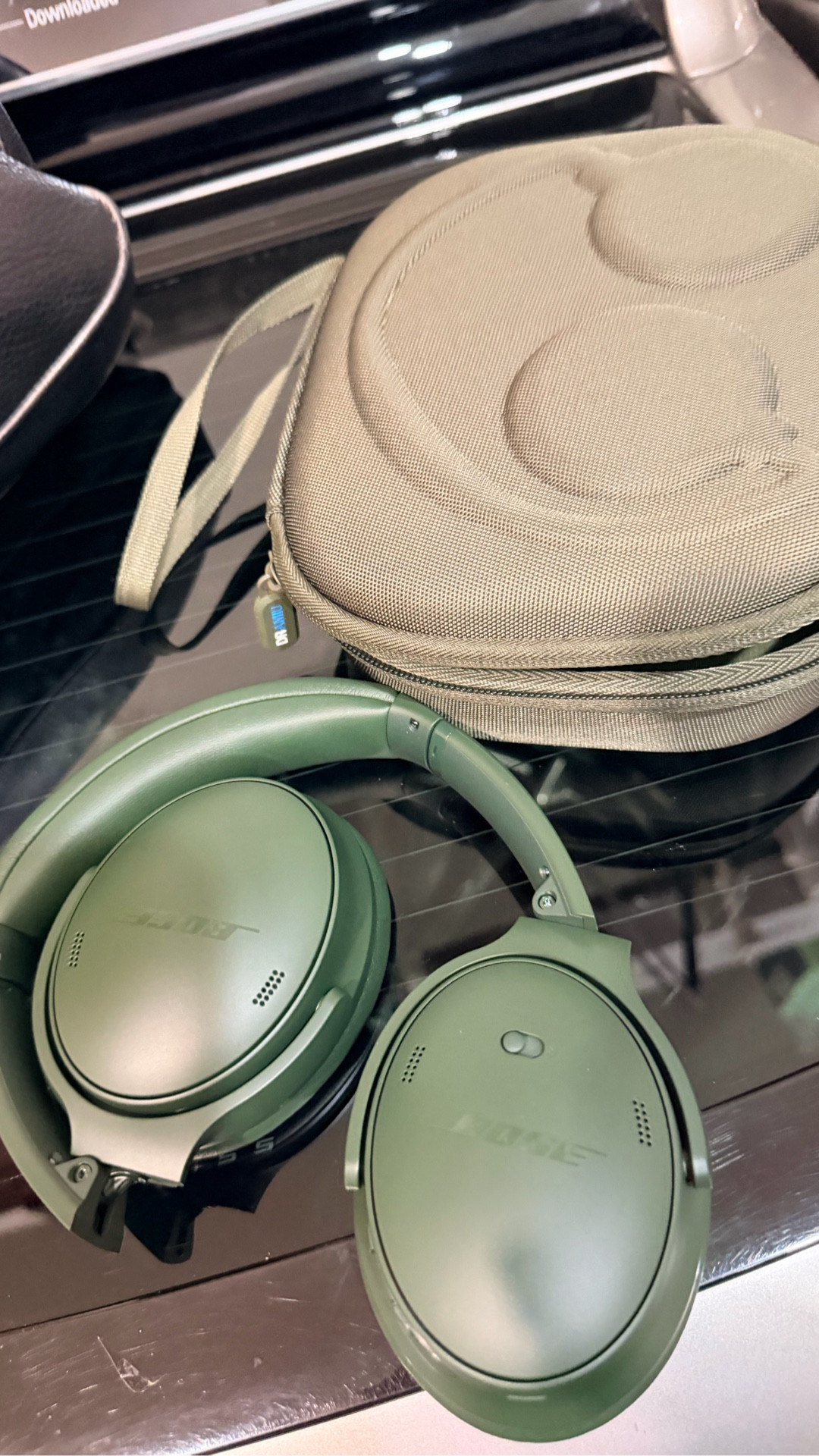 Gym Apparel and Bose quiet headphones 

#LTKfitnessgoals #LTKootd #LTKmomlife