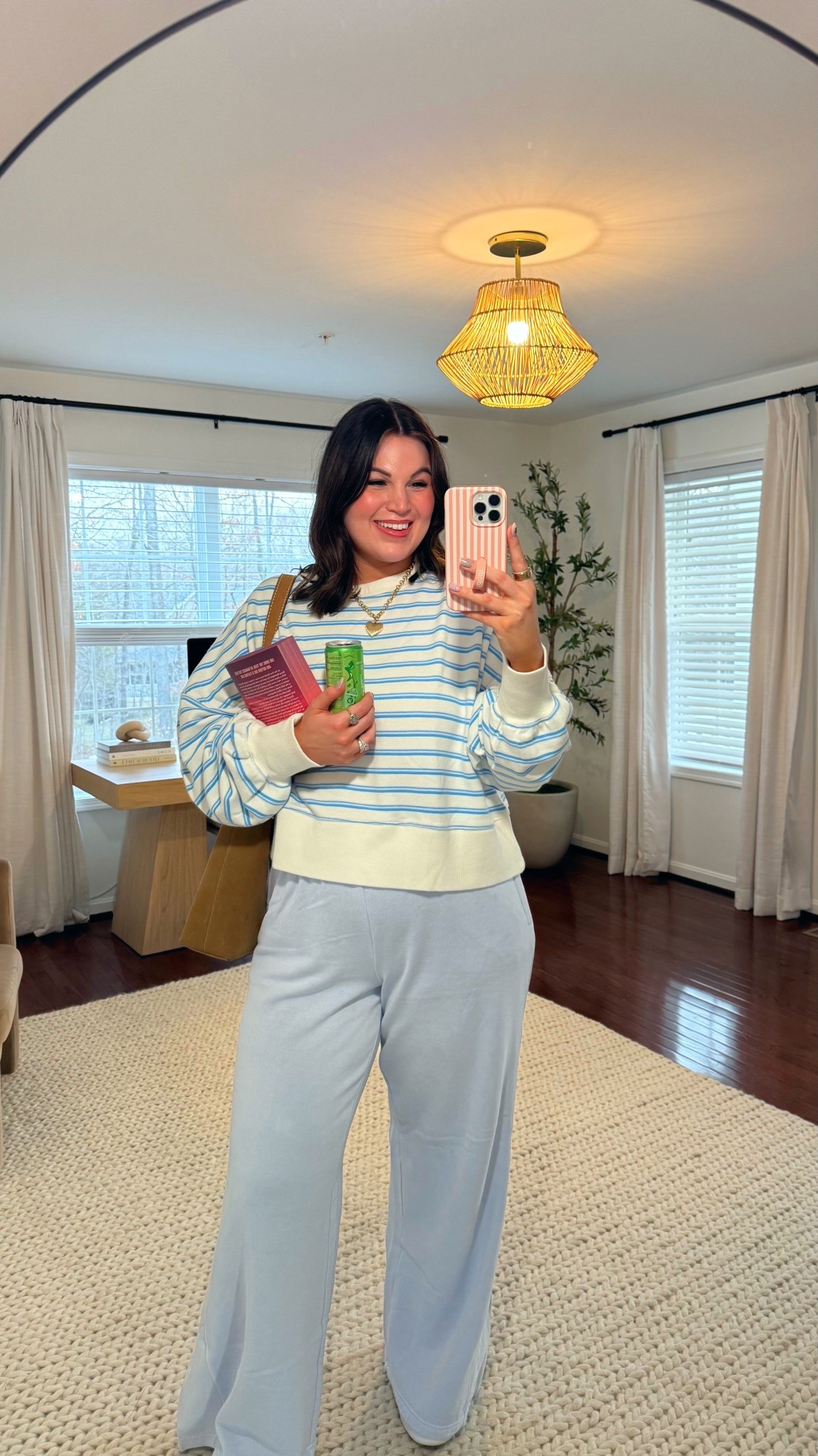 Back with another dob of the day! What I’m drinking, reading, + wearing today ☀️💙

Bralette - xl *use code KELLYTK20 to save at @Truekind 
Pants - large tall @Aerie 
Sweat shirt - large 
Book - In her own league by Liz Tomforde 



#LTKTall #LTKootd #LTKMidsize