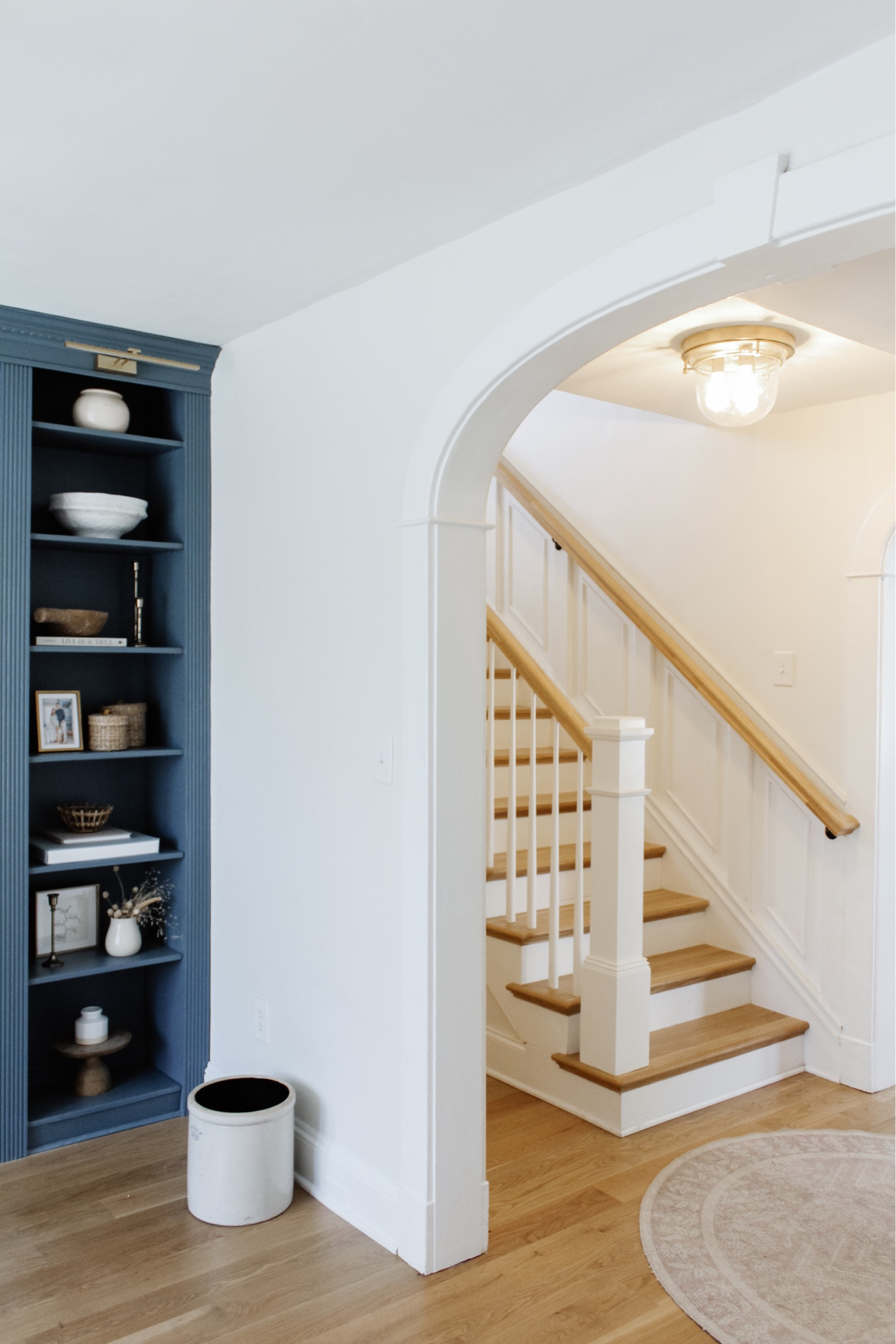 Little swaps go a long way and upgrading our staircase lighting with this antique brass piece provides a balance of modern traditional as we continue to renovate our home ✨ #ad Urban Ambiance has a beautiful selection of lighting for all spaces and you can easily shop my light and others I considered via the LTK app! @urbanambiancesocial #urbanambiance


#liketkit #LTKhome #LTKFind #LTKstyletip
