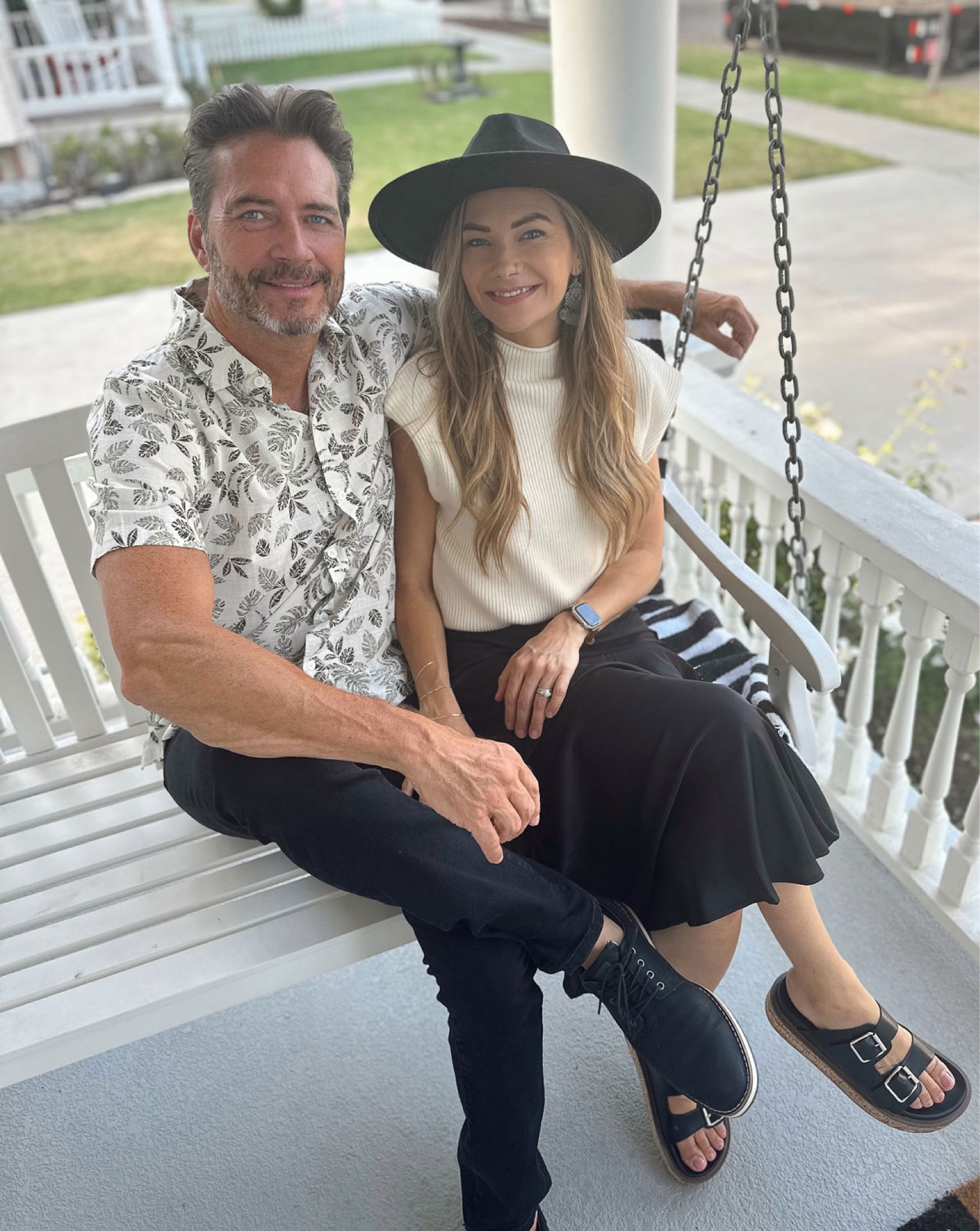 Black and beige! Love this classic combo! Cutest black shoes for couples! These cloud shoes for women are memory foam dreams!! 