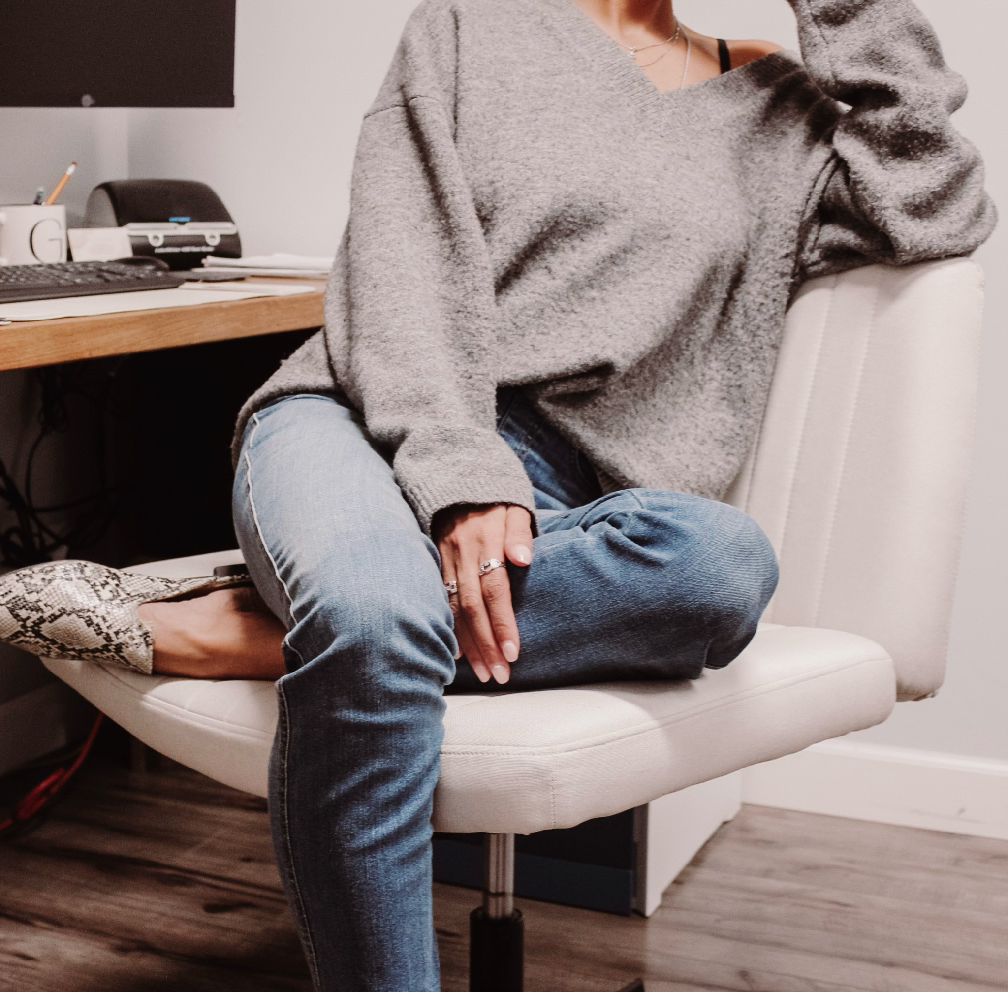 Finally grabbed the viral Amazon office chair & it does not disappoint!  Soooo comfy & perfect for longer days at your desk. It’s even big enough to throw a blanket over the back to add a little seasonal style to your office space. ♥️

#LTKFindsUnder100 #LTKHome
