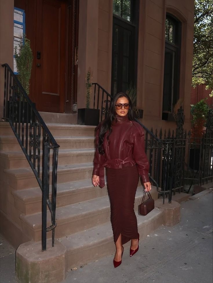 Burgundy  ruched midi dress

Burgundy
Leather jacket
Burgundy pump
Burgundy bag 


#LTKselfcare #LTKPetite #LTKBeauty