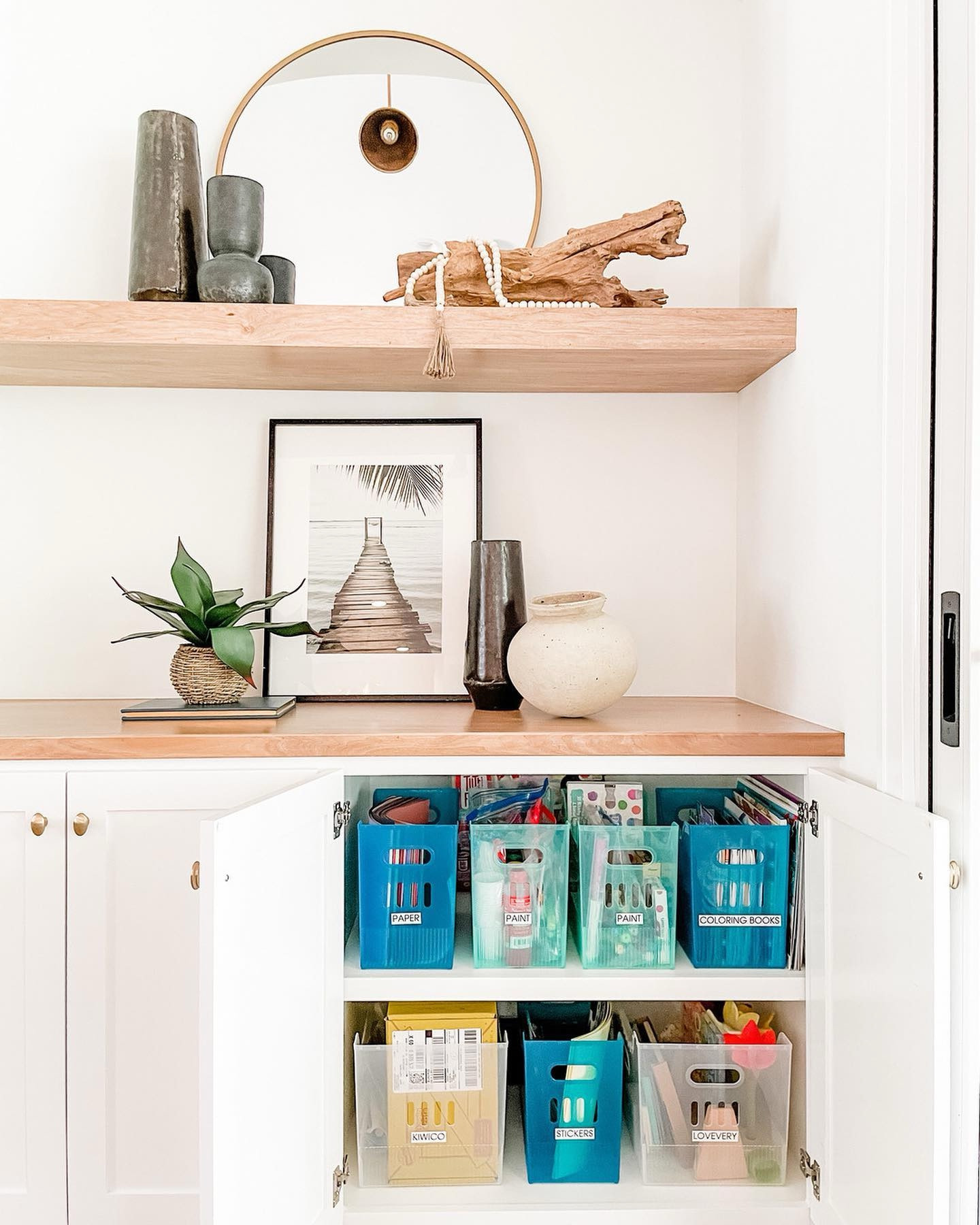 As a mom of busy + creative kiddos, it is really important that we have a place to store all the activities so that when inspiration strikes, we are ready. 
⠀⠀⠀⠀⠀⠀⠀⠀⠀
Which is why we LOVE these multipurpose bins from @thecontainerstore. The variety of sizes and colors, make them the perfect solution for your little artist. 🎨