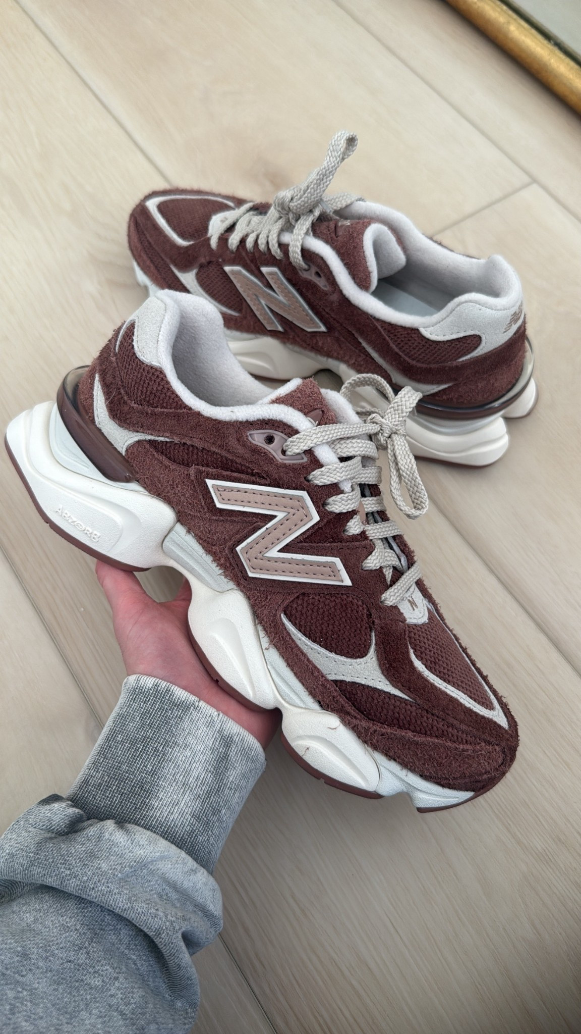 New balance brown sneakers 

#LTKFindsUnder100 #LTKFindsUnder50 #LTKSaleAlert