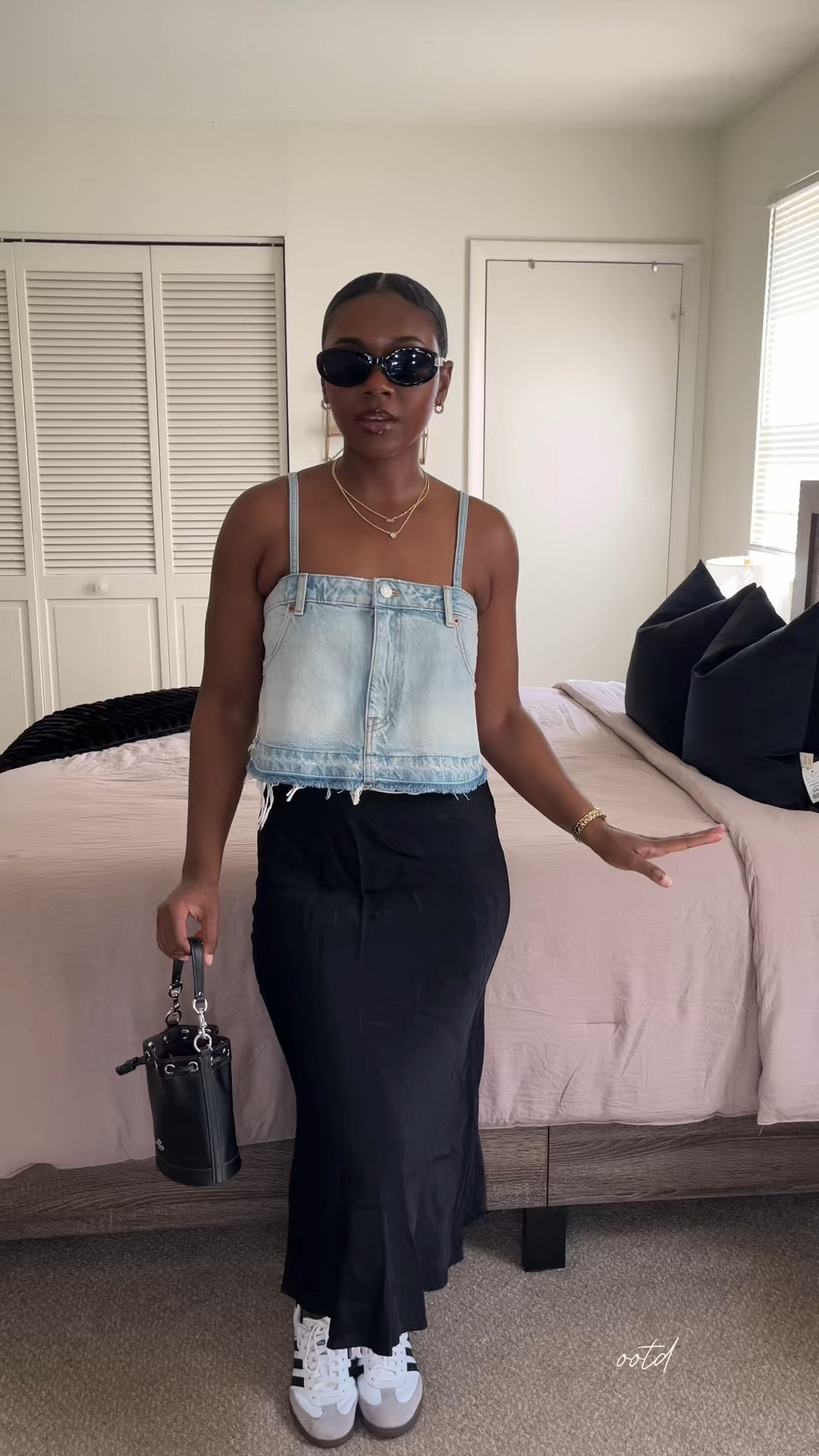 The cutest little ootd 🖤

Top is Zara but found at Marshall’s! (Size XS) 

#LTKFindsUnder100 #LTKStyleTip #LTKFindsUnder50