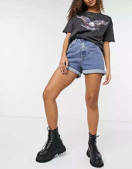 Pull&Bear elasticated waist denim mom shorts in medium blue | ASOS (Global)