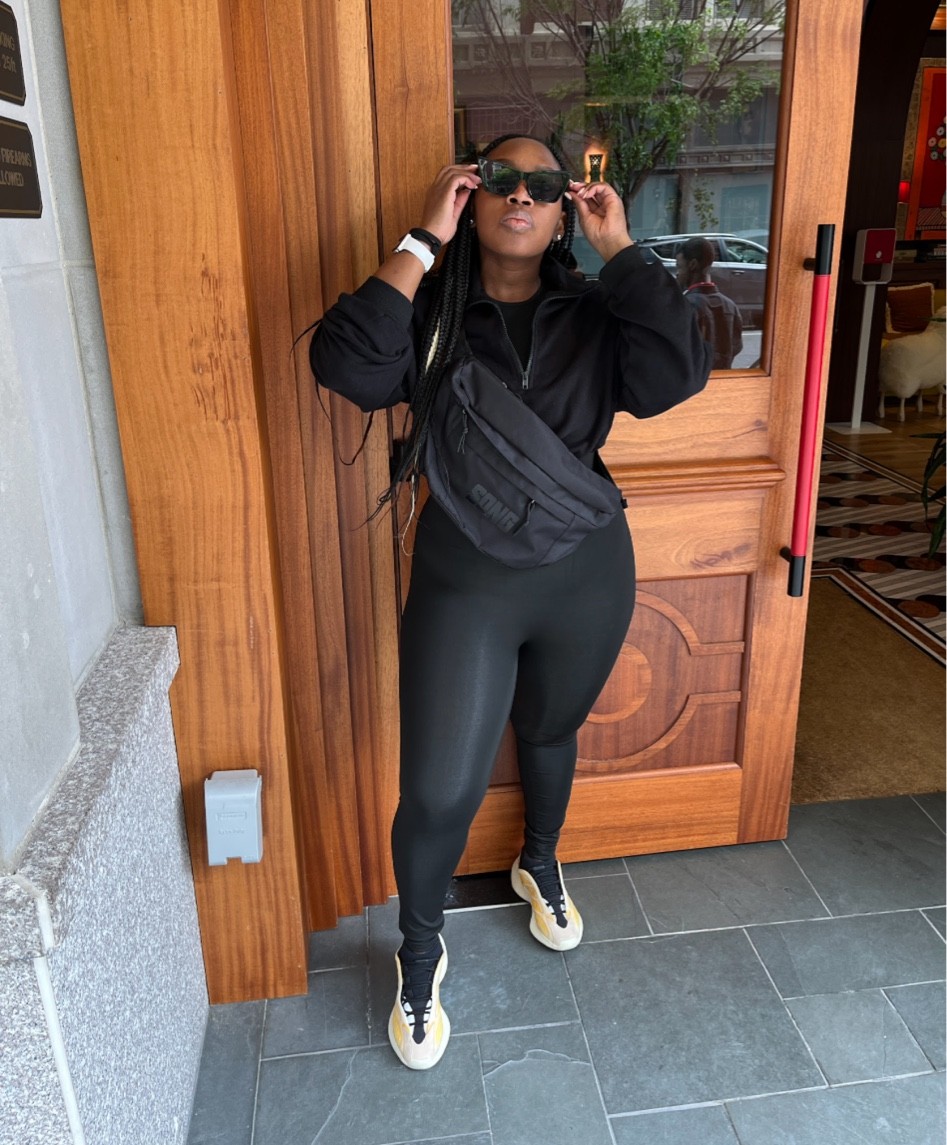 BEST Travel Outfit
Sunglasses: Amazon
Sweatshirt: Amazon
Bodysuit: Amazon
Fannypack: Amazon
Sneakers: Yeezy

#LTKunder50 #LTKcurves #LTKtravel