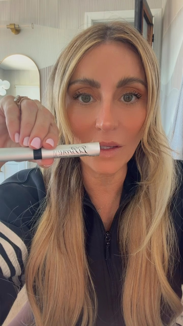 My lashes have entered their ✨growth era✨ 👀 I’ve been using the Obagi lash serum and I’m officially obsessed. If you’ve been wanting longer, fuller-looking lashes, this is your sign to try it

#LTKgrwm #LTKBeauty #LTKmorningroutine