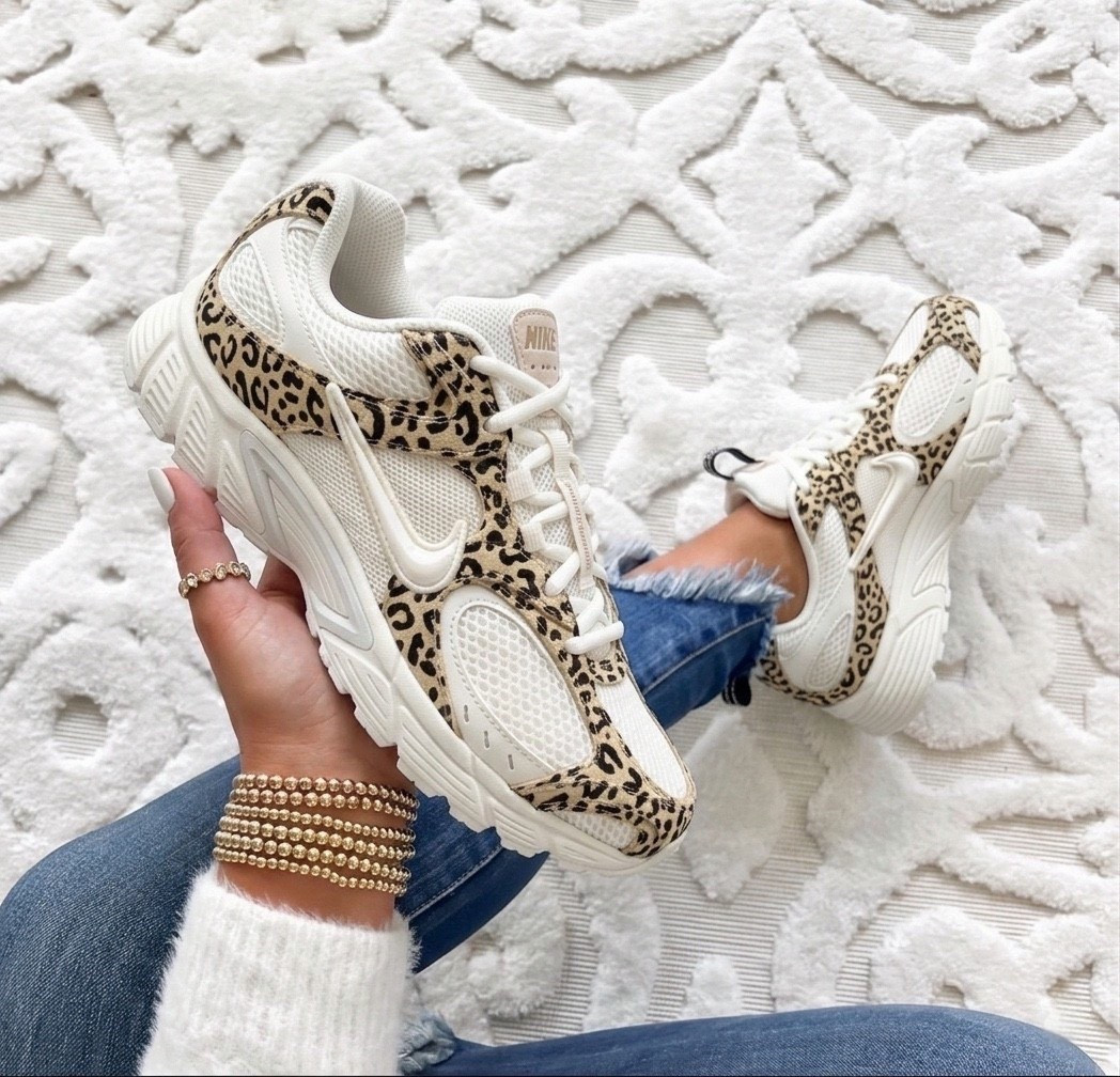 Nike V5 RNR Suede leopard sneakers Sail / Hemp / Sail runs true to size 