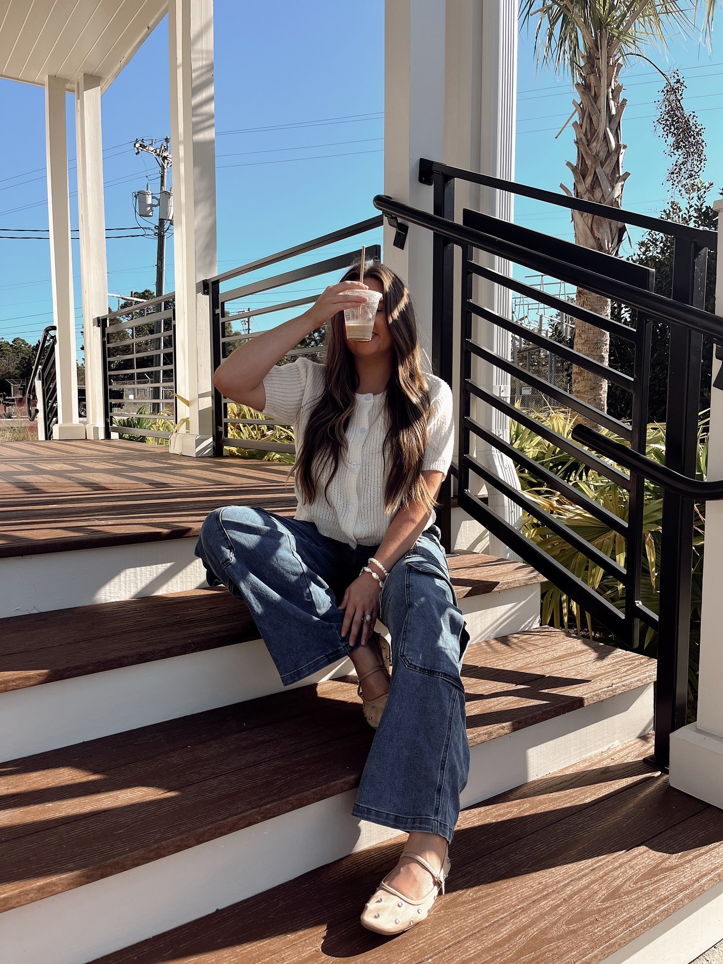 happy first day of fall 🍂 ☕️🧸🤎🌊🫶🏼

#firstdayoffall #falloutfit #fallstyle #fallinspo