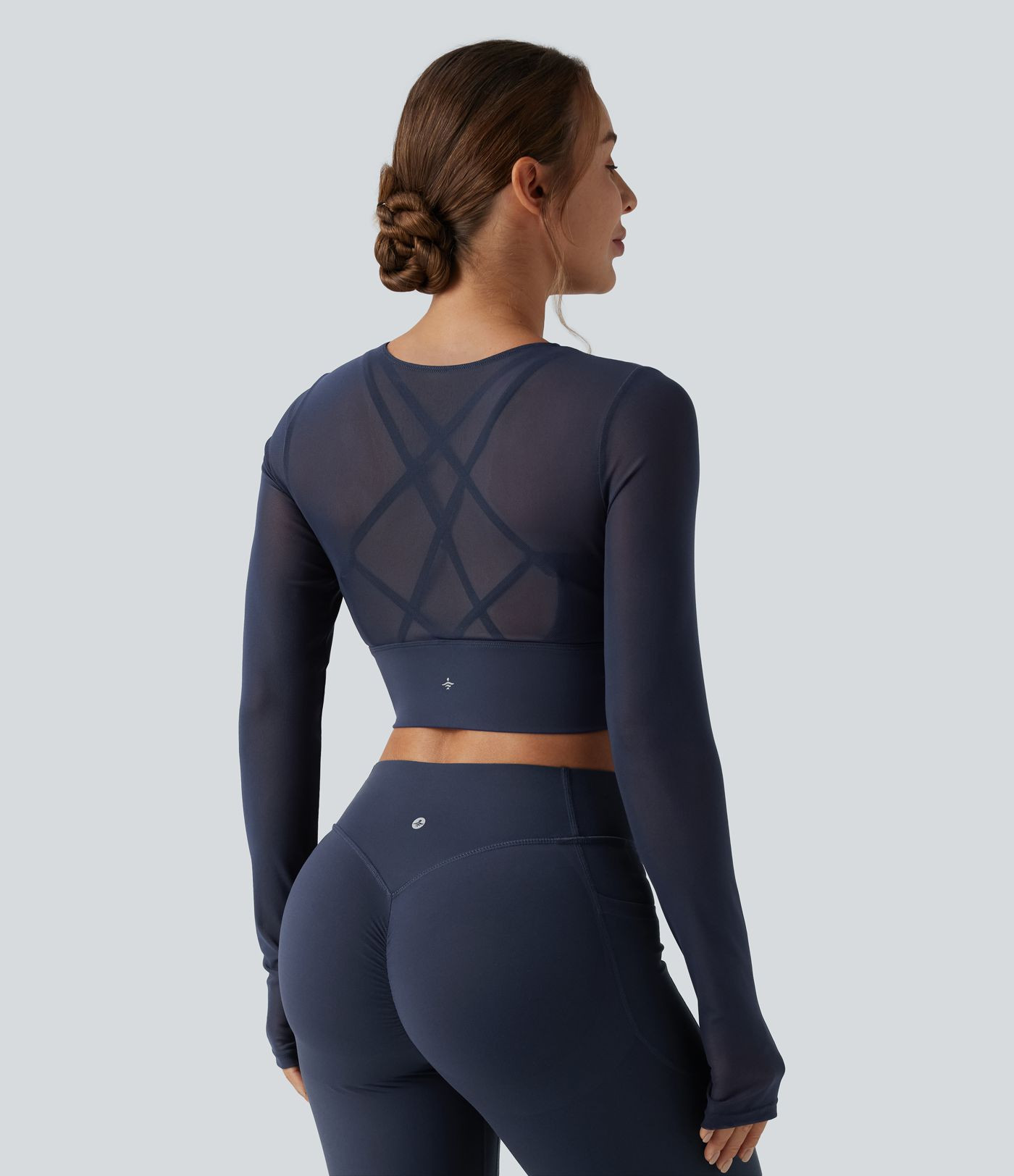 Damen Verkürztes 2-in-1 Yoga-Sport-Top mit langen Ärmeln, Daumenlöchern und kontrastierendem M... | Halara - DE