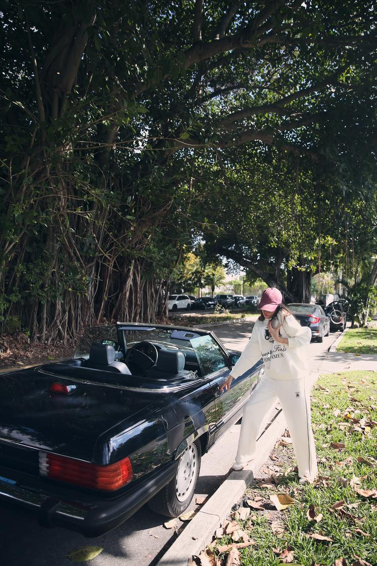 FRONT EMBROIDERY SWEATSHIRT | Zara US