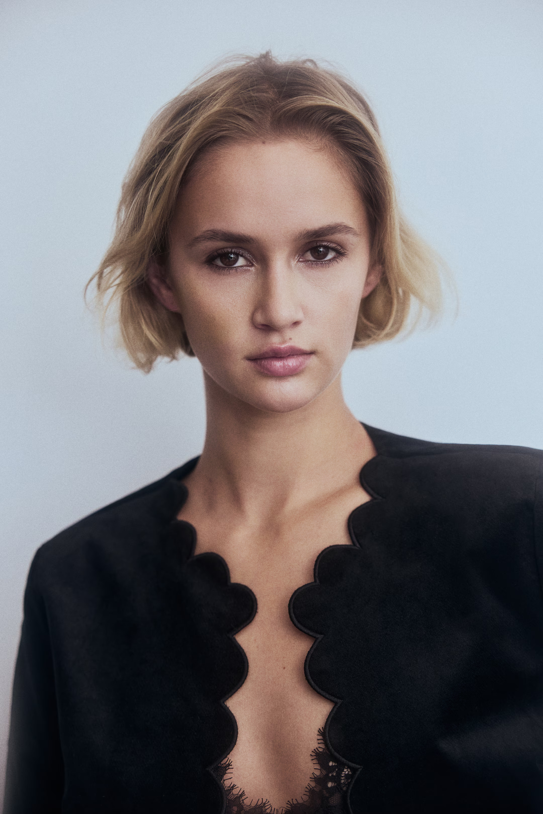 Scalloped velvet jacket | H&M (UK, MY, IN, SG, PH, TW, HK)