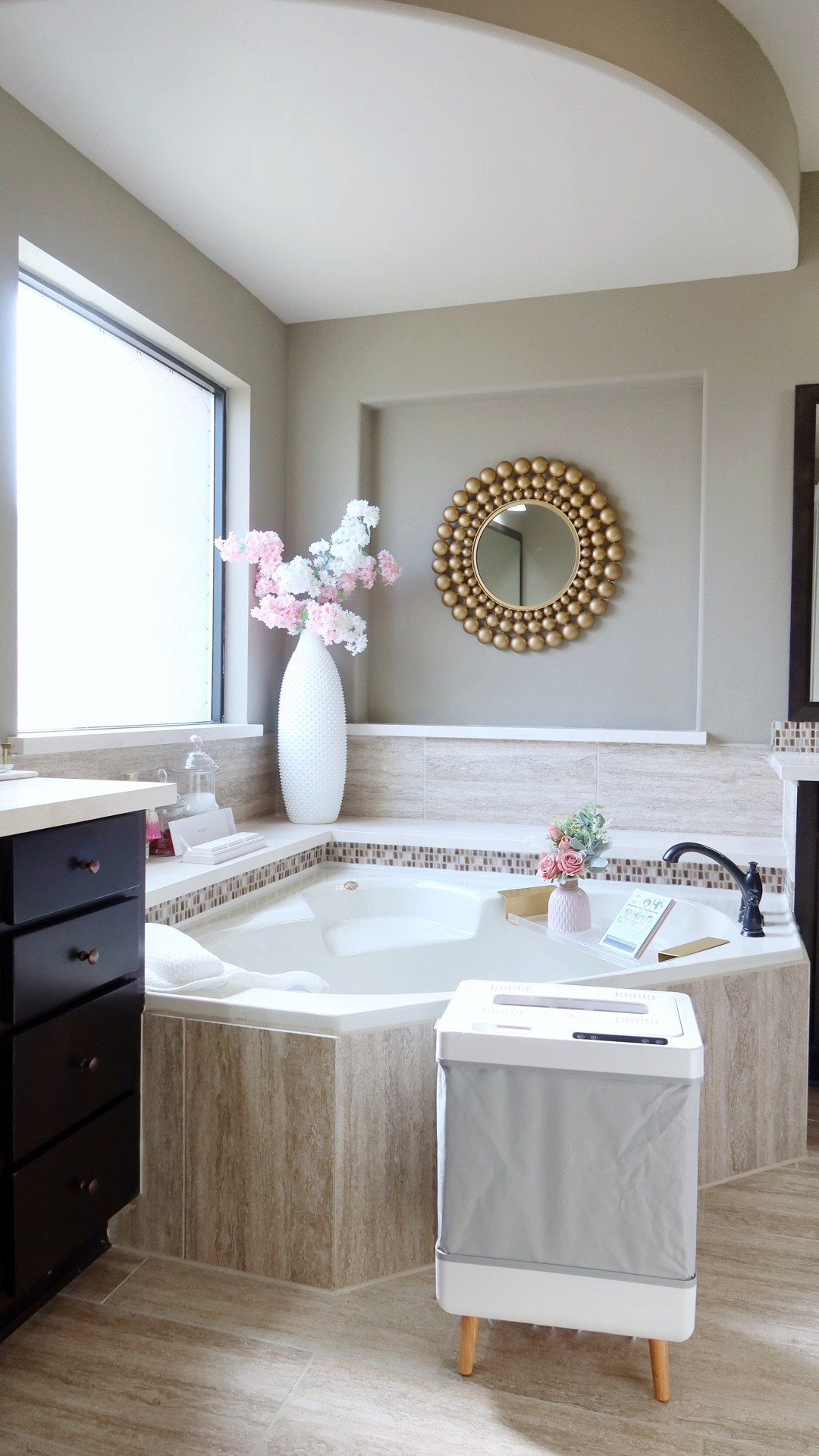 Foldable towel warmer on sale! Got this for my guest bathroom #homedecor #springcleaning


#LTKHome #LTKSaleAlert #LTKActive