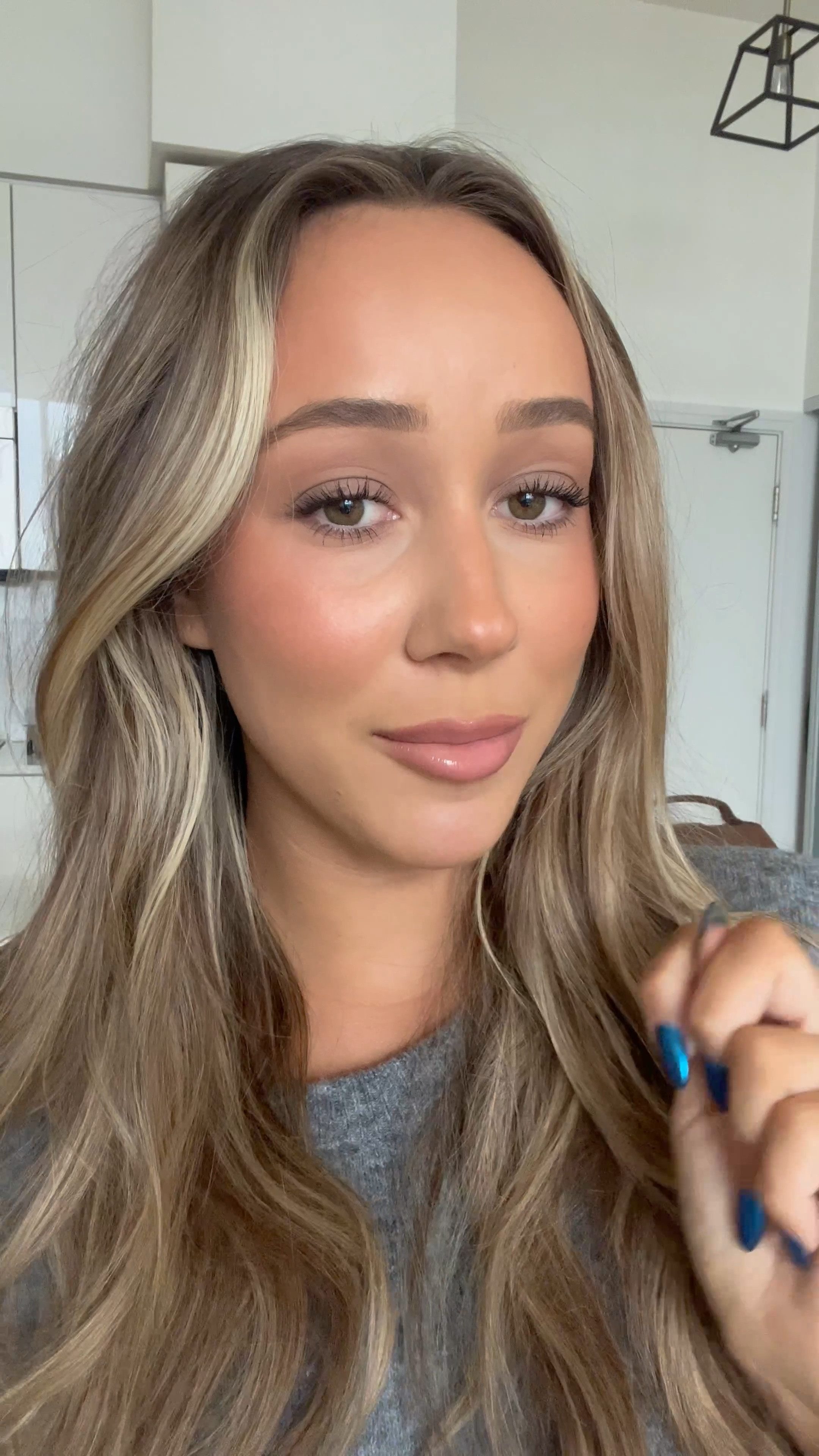 My all time favourite lip combo! The lip combo I’ll be wearing on my wedding day bride 👰 🤍🫶🏻


Products- 

Makeup forever- anywhere caffeine lip liner 
Charlottle Tilbury- Kim K.W lipstick 
Dior- lip glow oil in cherry 


Makeup, lip combo, wedding makeup, makeup review, lipstick, lip oil, Dior lip oil, review


#LTKbeauty