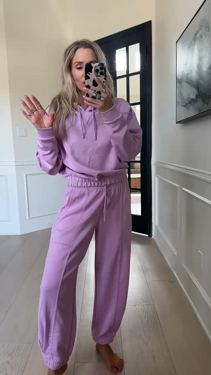 ✨SCROLL TO SHOP✨

I love the cinch waist & barrel sweats that look designer. 

I’m wearing size s / my tts 

#LTKmomlife #LTKgrwm #LTKdayinmylife