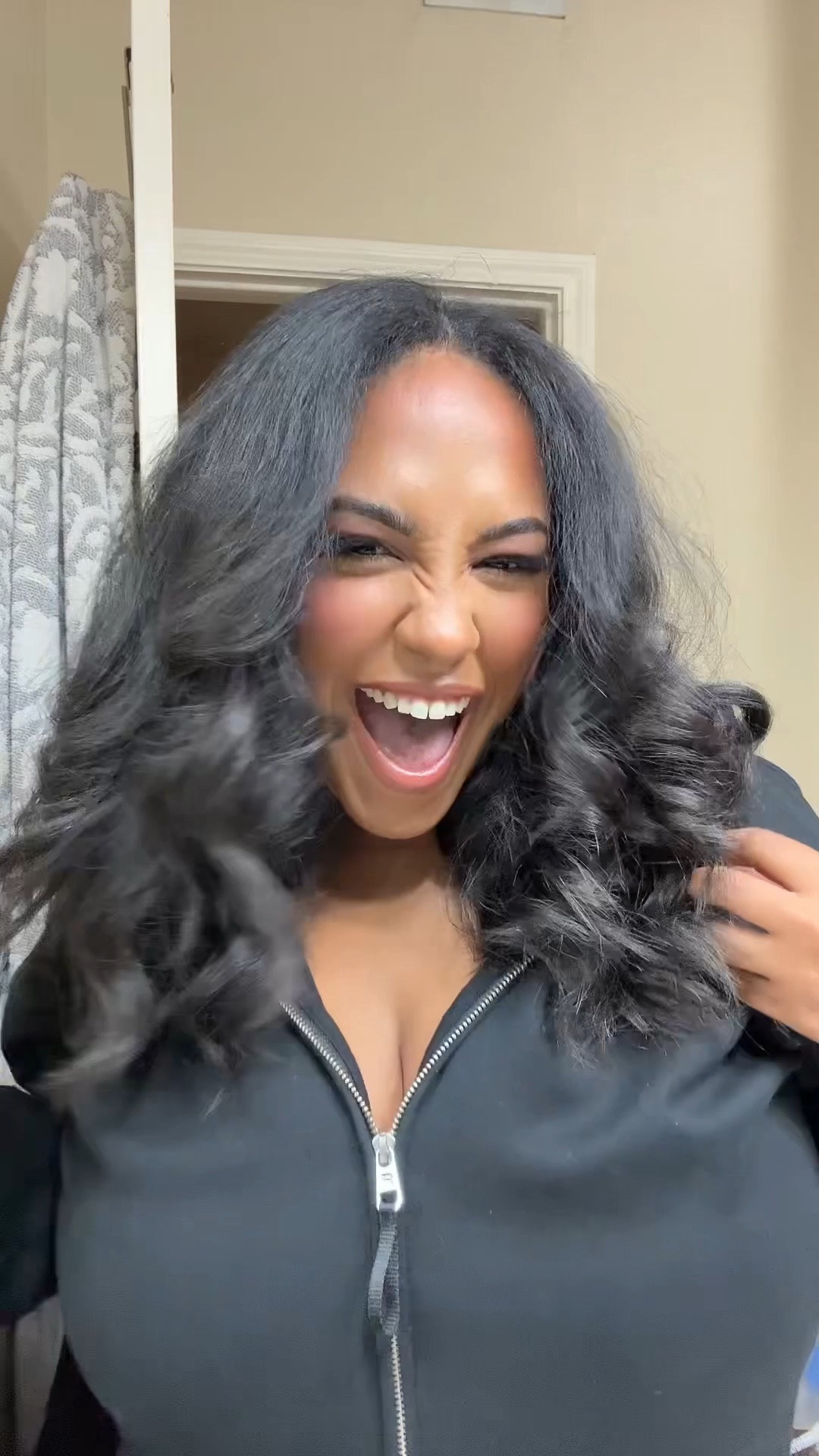 Here is everything I used to get my hair and makeup ready for New Year’s Eve

#LTKBeauty