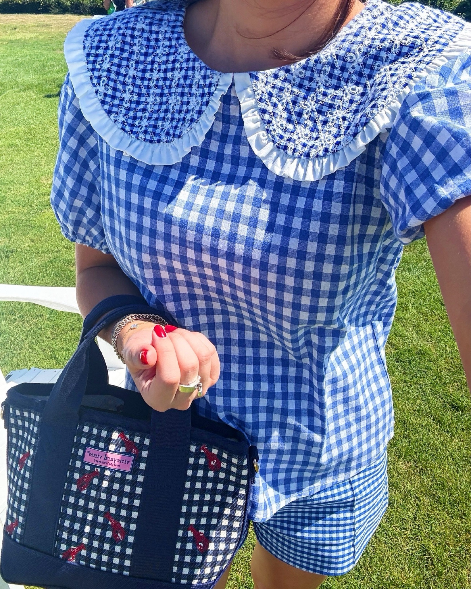 Top and shorts are both from Avara 🫐💙🤍