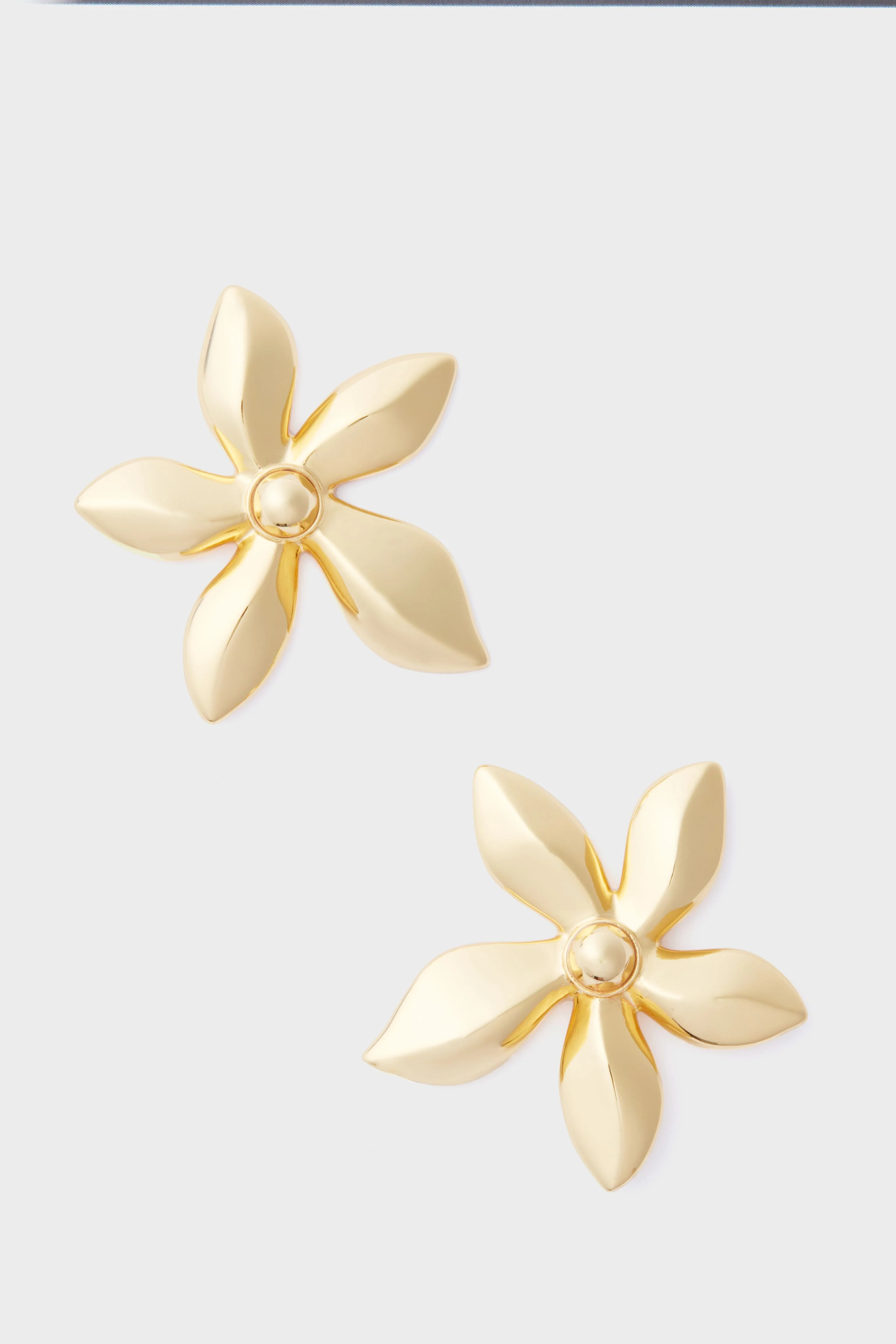 Gold Shelby Earrings | Tuckernuck (US)