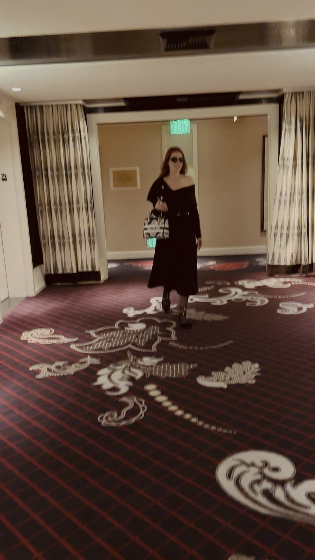 Quick elevator fit check before heading on stage - watch for the details of my look that doubles for a holiday party or business event💪🏻

#LTKWorkwear #LTKHoliday #LTKWatchNow