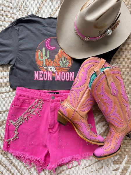 Brooks & Dunn concert 
Country music style 
Concert outfit 
CCMF outfits 

#LTKtravel #LTKshoecrush