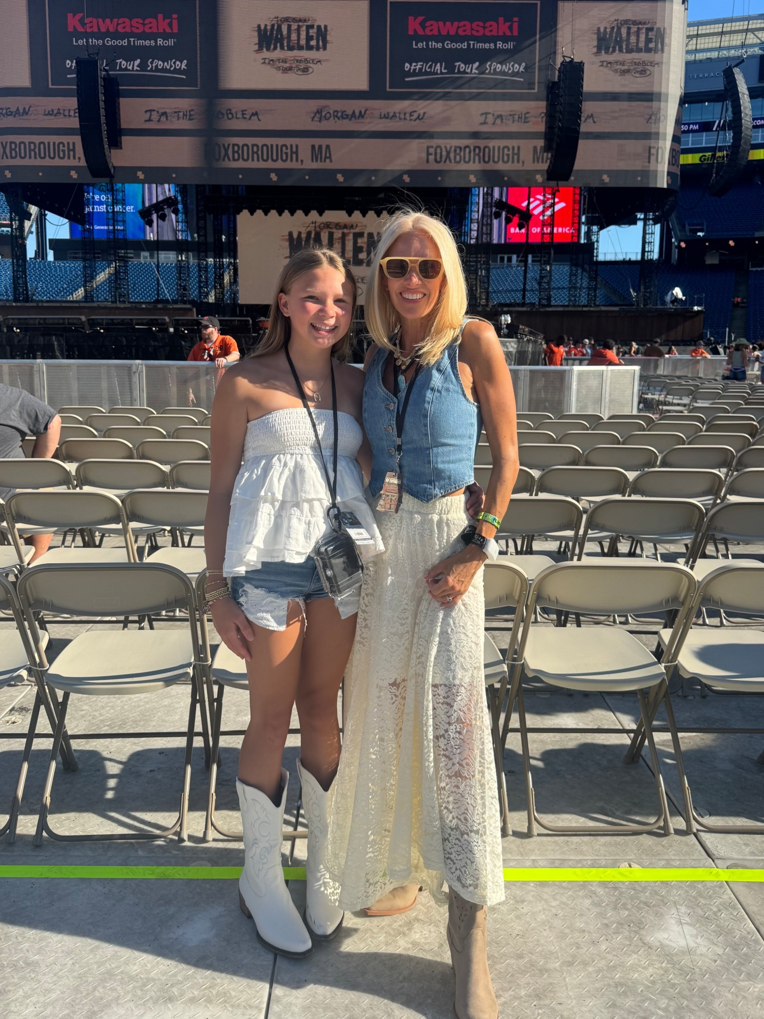  Country concert style 
Vici sale

#LTKxVICI