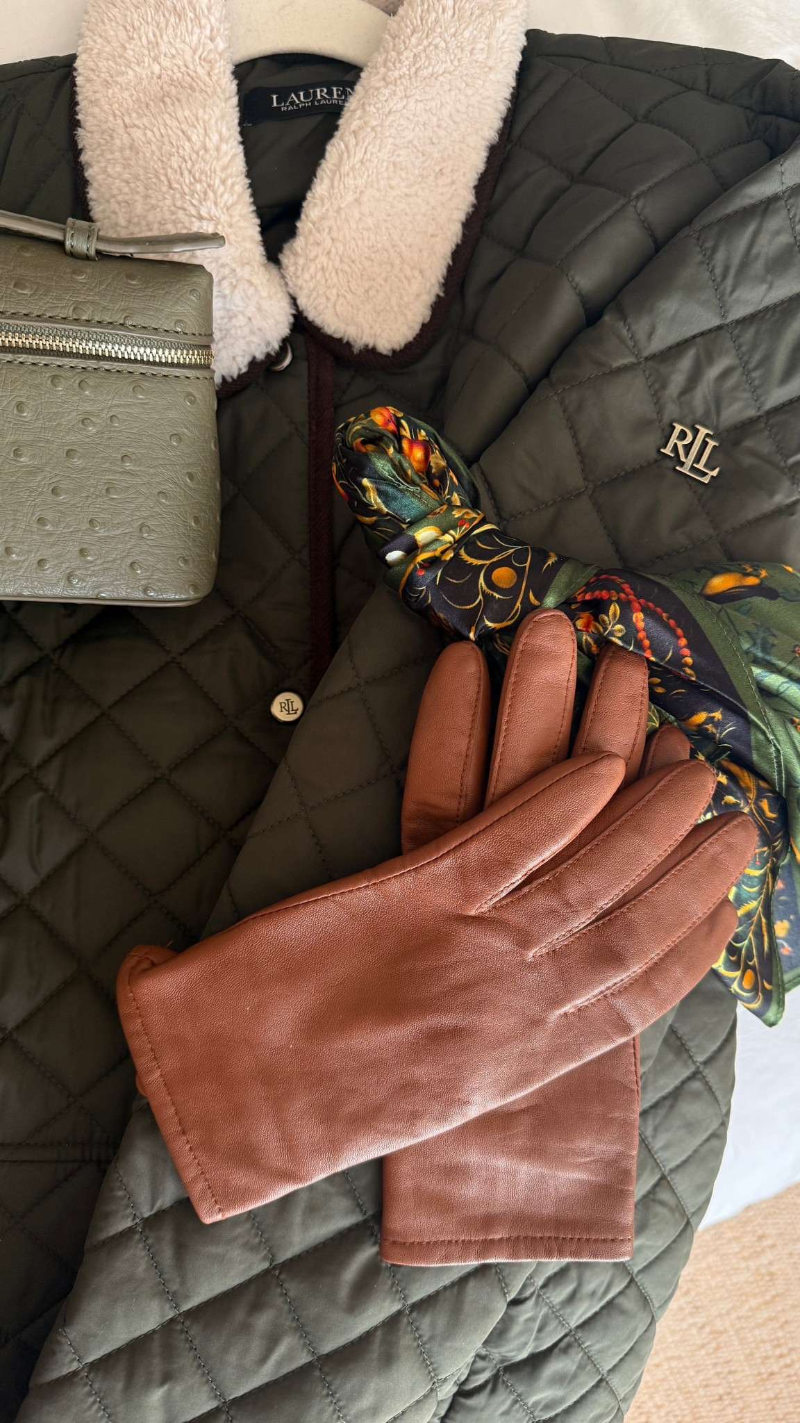 My go-to winter outfit this season ❄️ Soft, cozy, and timeless — my full Sherpa collar quilted coat paired with my favorite leather gloves and a pop of green for that perfect cold-weather look. Linking my top winter essentials for effortless style.

#LTKWinter
#WinterStyle
#CozyChic
#SherpaCoat
#LeatherGloves
#WinterOutfitInspo
#ColdWeatherStyle
#EverydayLuxury
#TimelessWardrobe
#LTKFashion


#LTKHoliday #LTKootd #LTKGiftGuide