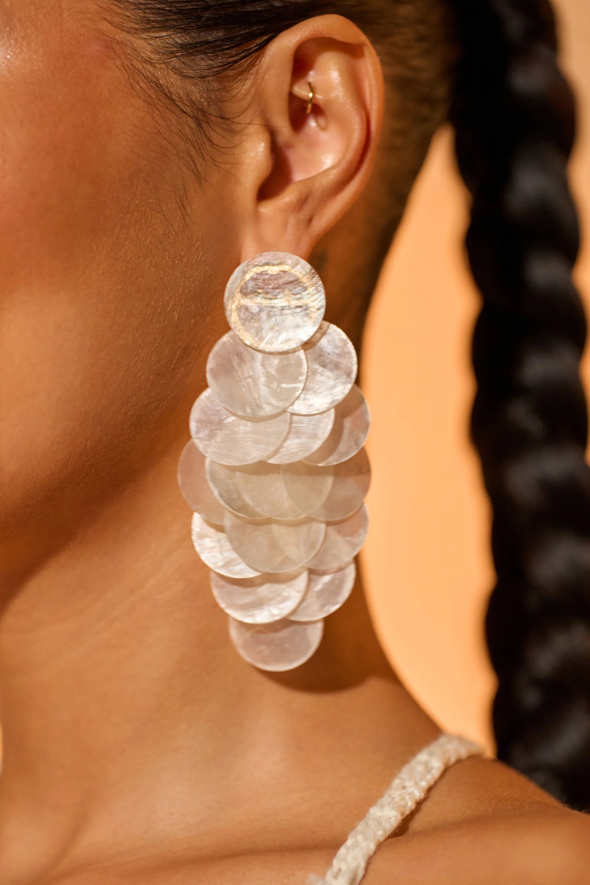 GIMME MY SHELLS EARRING | AKIRA