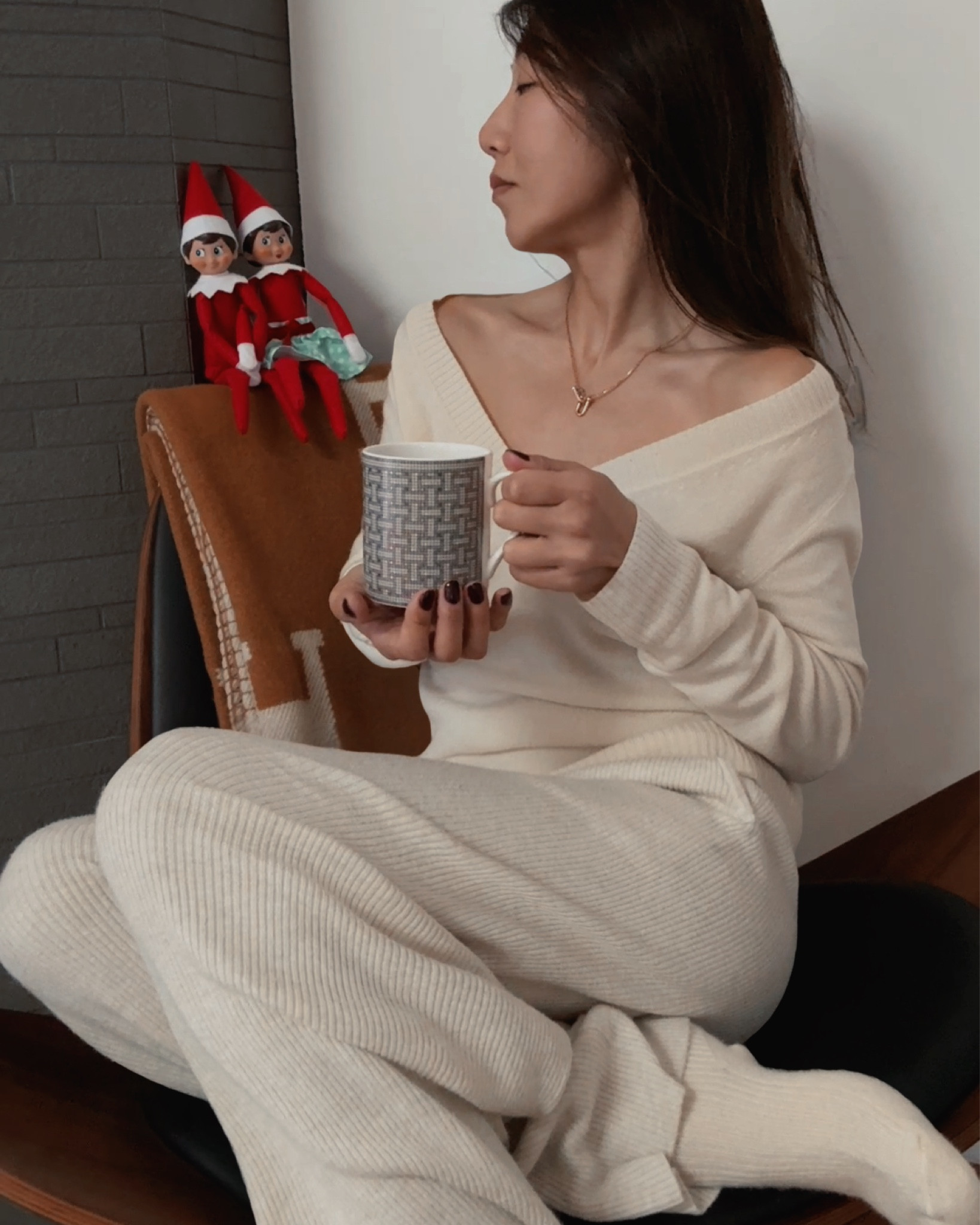 Cozy cashmere under $100 yes please!!

#LTKHoliday #LTKFindsUnder50 #LTKFindsUnder100