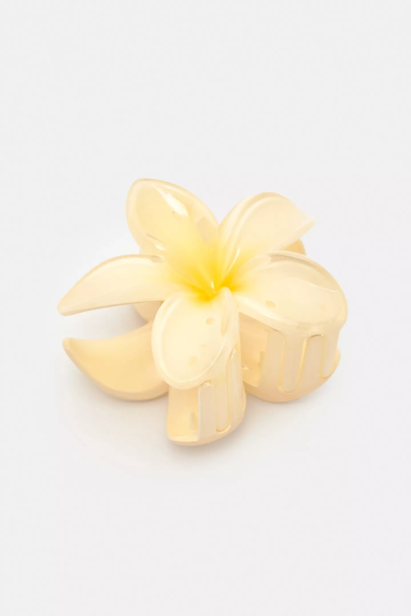 Flower hair clip | PULL and BEAR UK