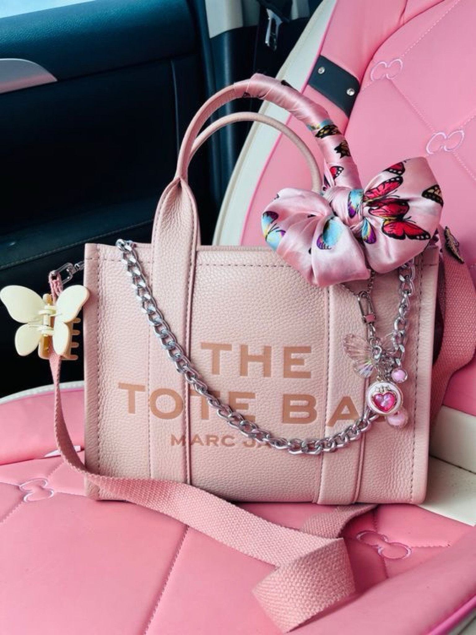 Marc Jacobs 🩷🎀🦋

#LTKStyleTip #LTKItBag #LTKGiftGuide