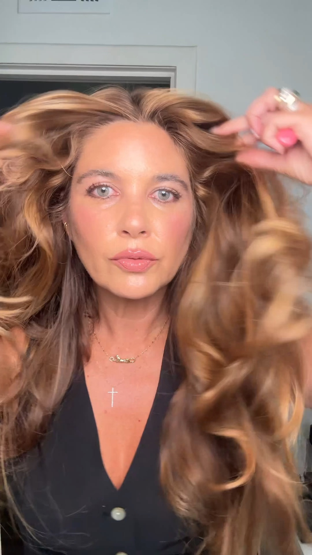 Foundation: mph 170
Bronzer: Laura Mercier Cannes 
Highlighter/blush: Givenchy lilac pink 
Lip Liner: toffee  
Lip color: YSL nude Lavalier 44
Laka lip gloss in Dolly 
Hair: sea glass ( use LTK15 for 15% off) 
Brows: make cool taupe 
Eyeliner: Rose Bronze
Grandewrap mascara 

#LTKdayinmylife #LTKWorkwear #LTKBeauty