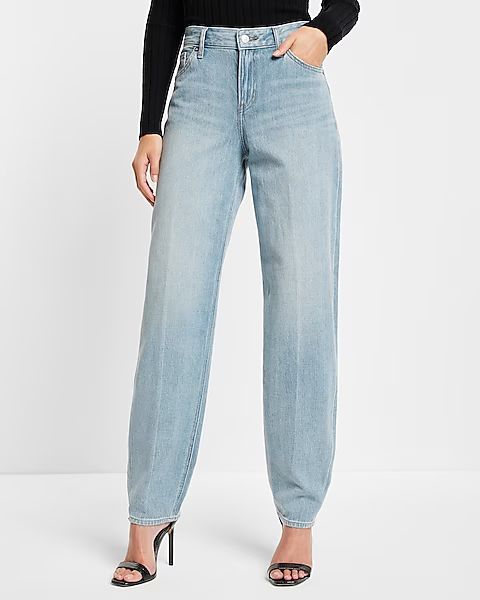 Mid Rise Light Wash Baggy Tapered Jeans | Express