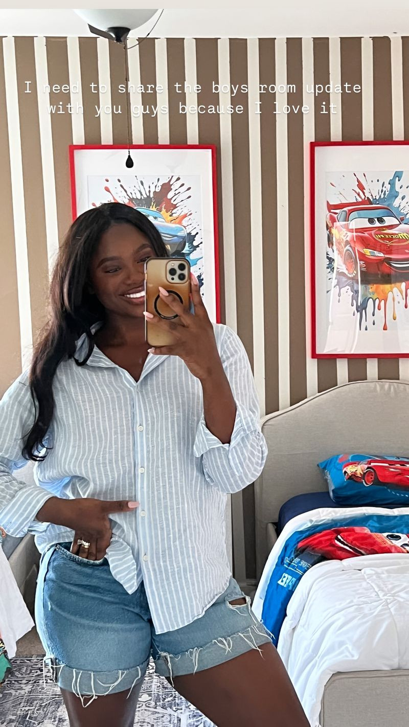 Shorts & Striped button down 
Perfect for Spring - Summer Outfit 

 #LTKootd #LTKSeasonal