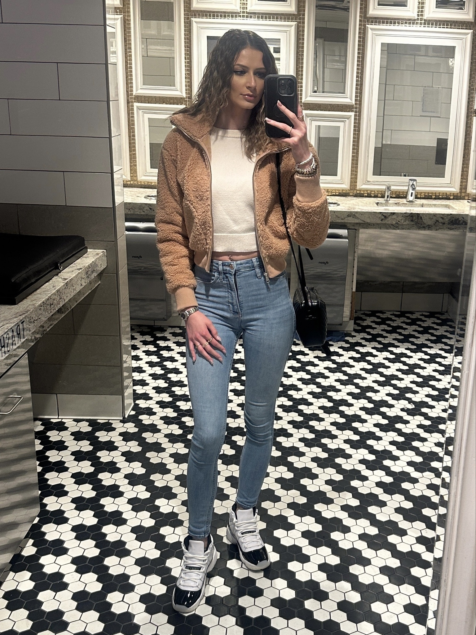 #ootd #outfitoftheday #shoes #coat #jacket #fall #sneakers #warm