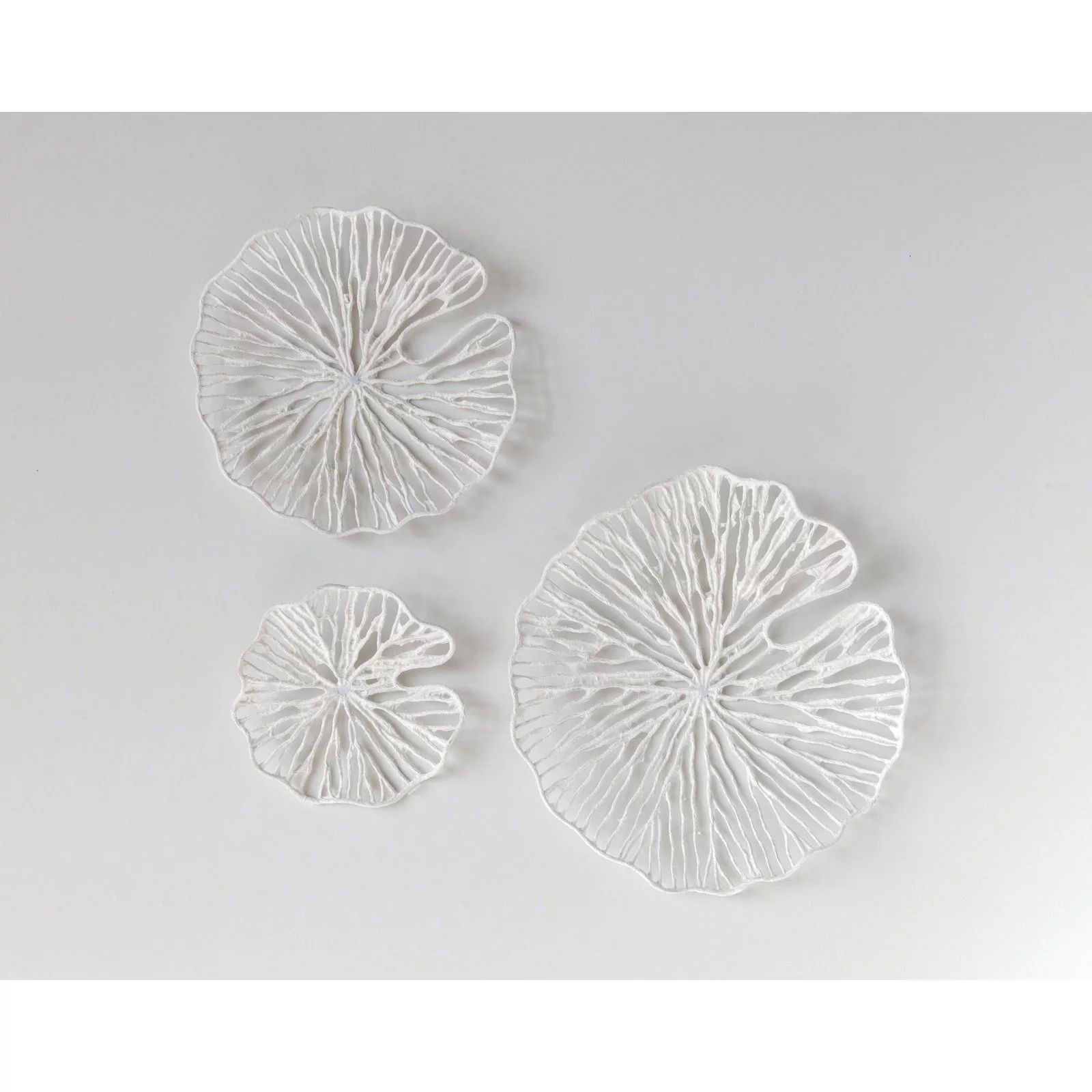 Creative Co-Op Handmade White Coral Shaped Paper & Metal Wall Decor (Set of 3 Sizes) | Walmart (US)