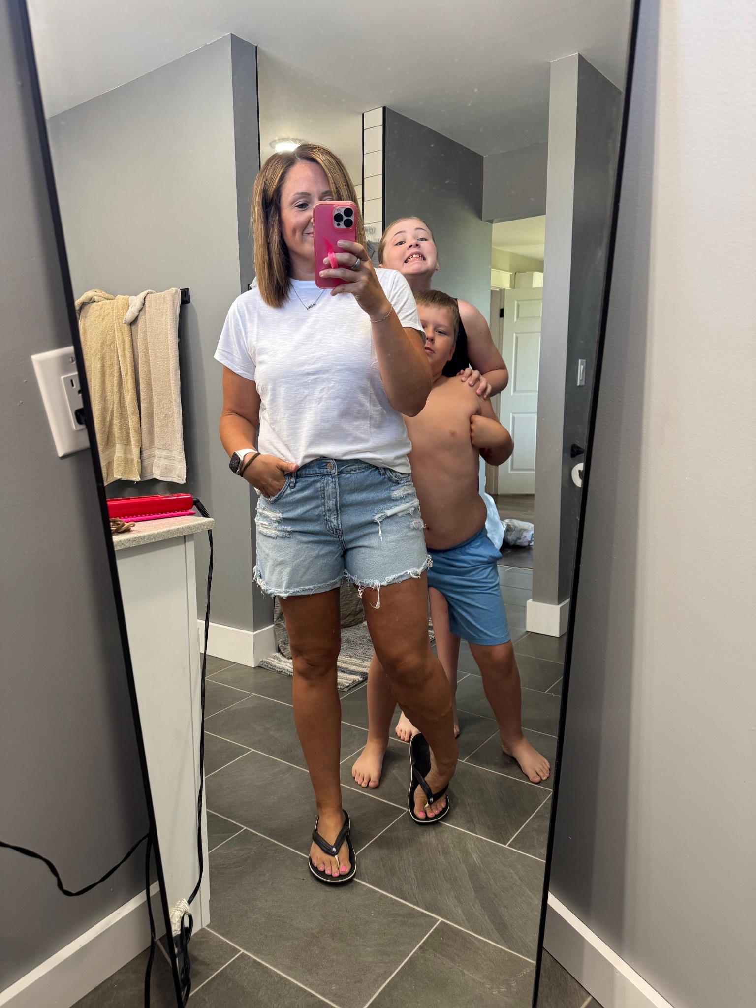 Travel fit details. Love these shorts so much I got two pairs! And they are on sale! 

Mom life, travel fit, vacation, summer break, mom summer, 

#LTKMidsize #LTKTravel #LTKSaleAlert