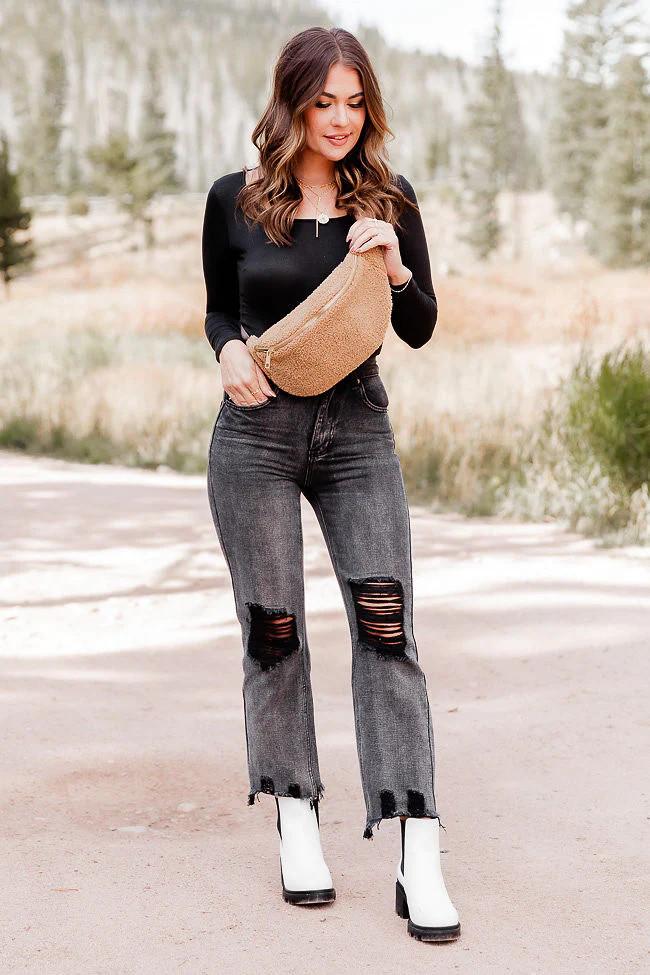 Take a Hike Sherpa Belt Bag Amber Massey X Pink Lily | Pink Lily