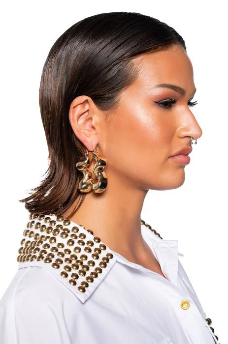 WAVY BABY HOOP EARRING | AKIRA