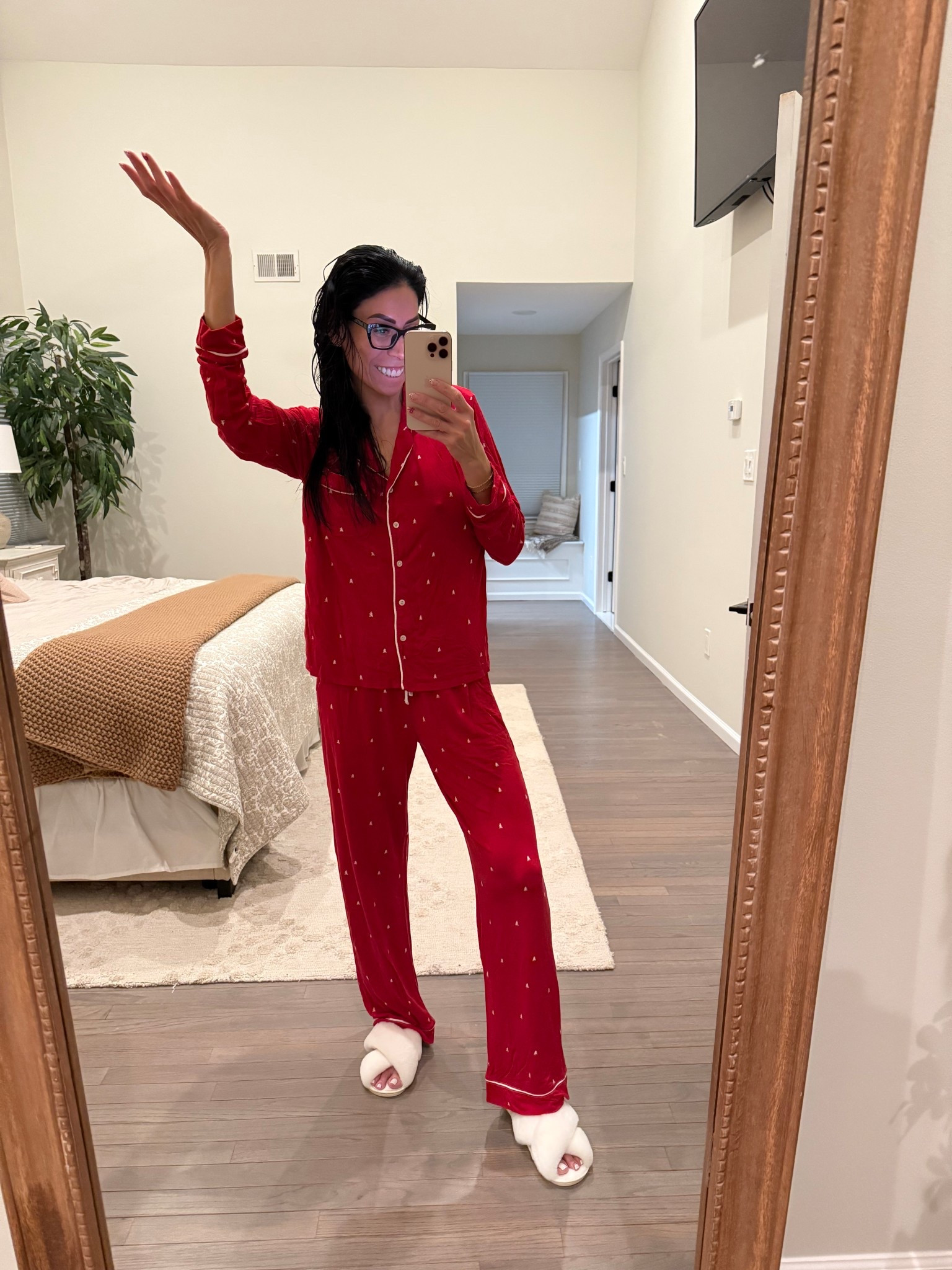 Christmas pj’s that are extremely soft and comfy 

#LTKSeasonal #LTKHoliday #LTKOver40