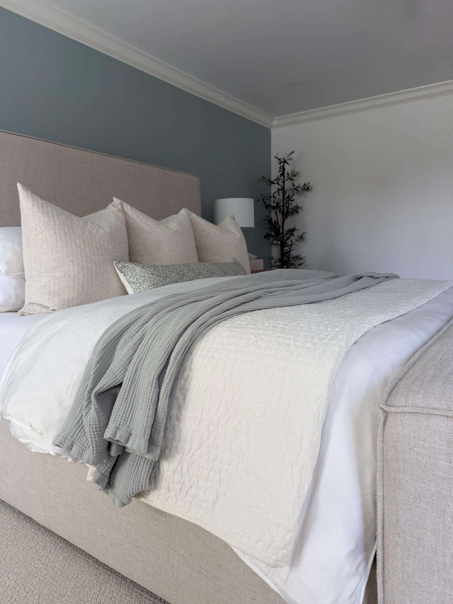 #ad There's just something about simple, airy bedding that makes a room feel instantly calmer 🤍

Effortless layers, soft neutrals, and that cozy high end hotel feel without trying too hard.

This bedding from Quince has made my bed my favorite place to be ✨

@Quince  #QuincePartner

#LTKmorningroutine #LTKHome #LTKselfcare