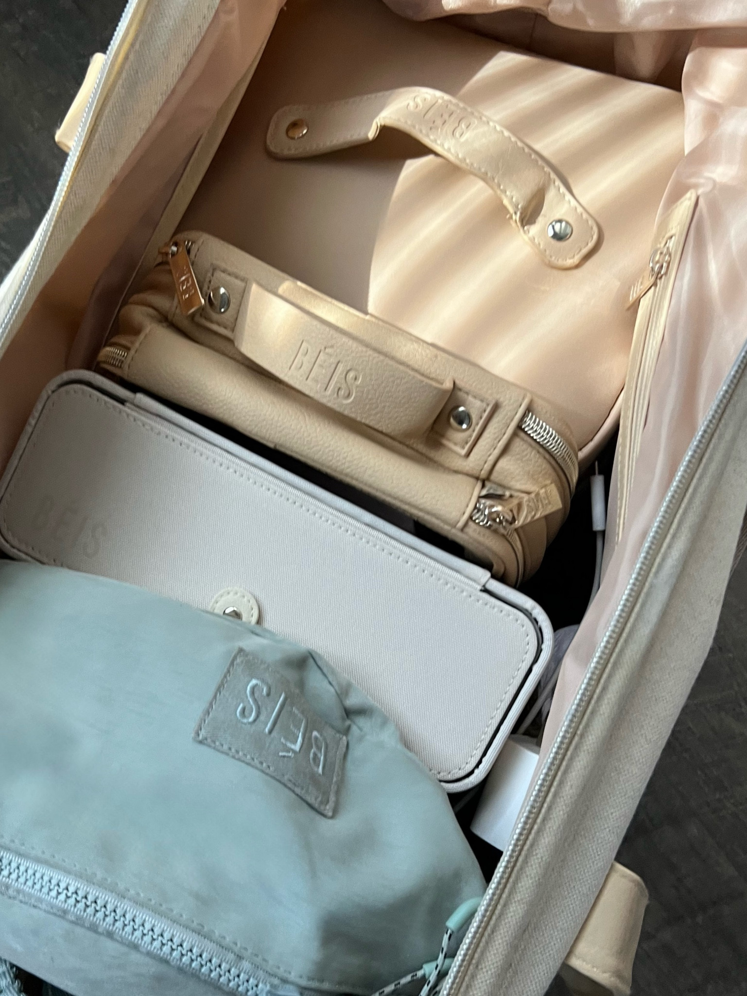 A quick weekend trip using the weekender bag 

#LTKU #LTKTravel #LTKItBag