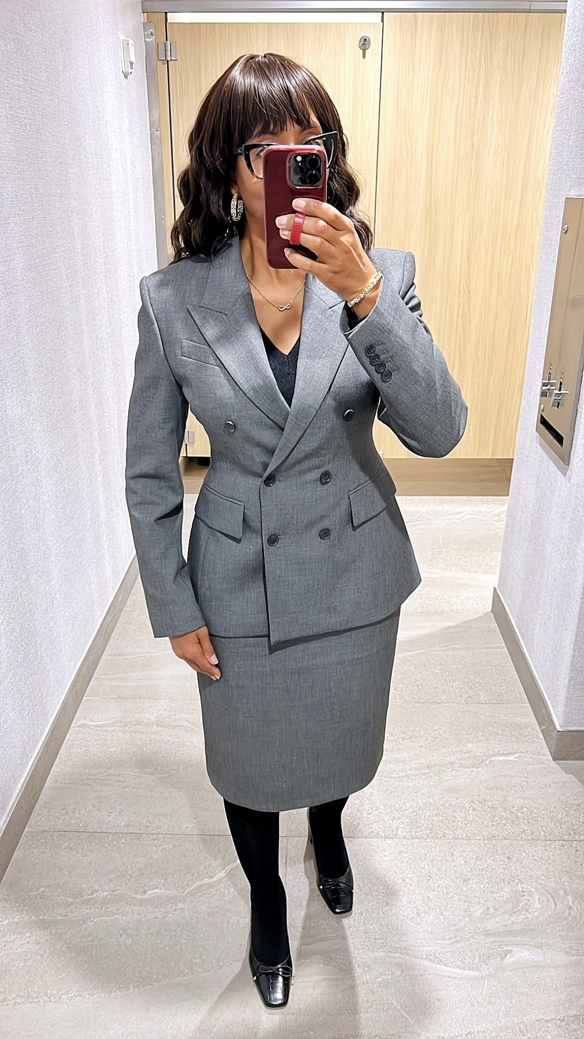 Outfits Lately - Office Workwear 

• Aritzia Standout Blazer
• Aritzia Bare Cashmere V-Neck Sweater
• Aritzia Vanguard Skirt
• Kendra Scott Kelly Hoop Earrings
• Kendra Scott Kelly Bangle Bracelet
• Schutz Arissa Pump

workwear, office outfit, business casual, affordable workwear, winter outfit, work outfit, winter workwear, women's fashion, winter fashion, winter ootd #winteroutfit #workwearstyle 

#LTKSaleAlert #LTKSeasonal #LTKootd #LTKgrwm #LTKMidsize #LTKOver40 #LTKdayinmylife #LTKWorkwear